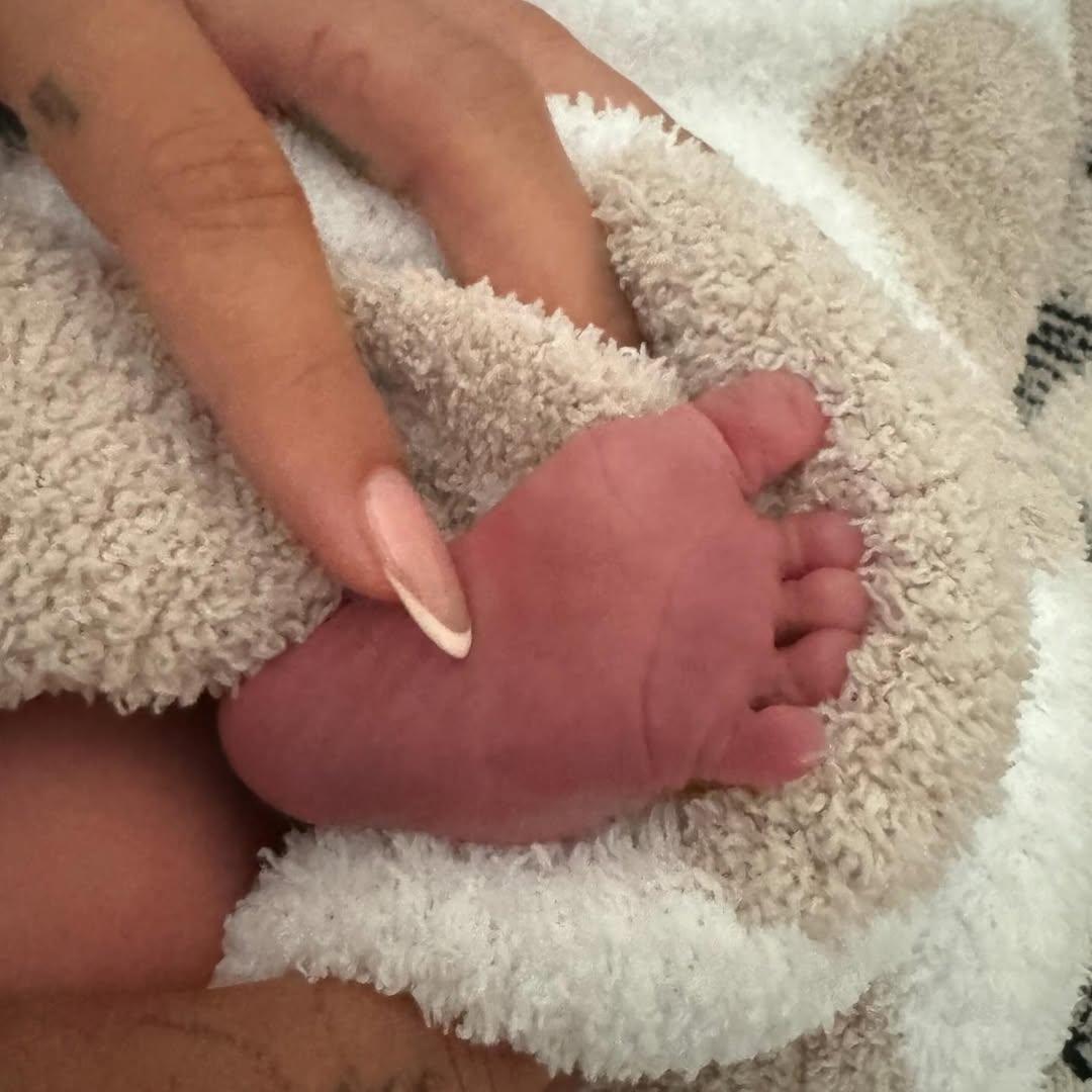 Justin and Hailey Bieber's son's feet