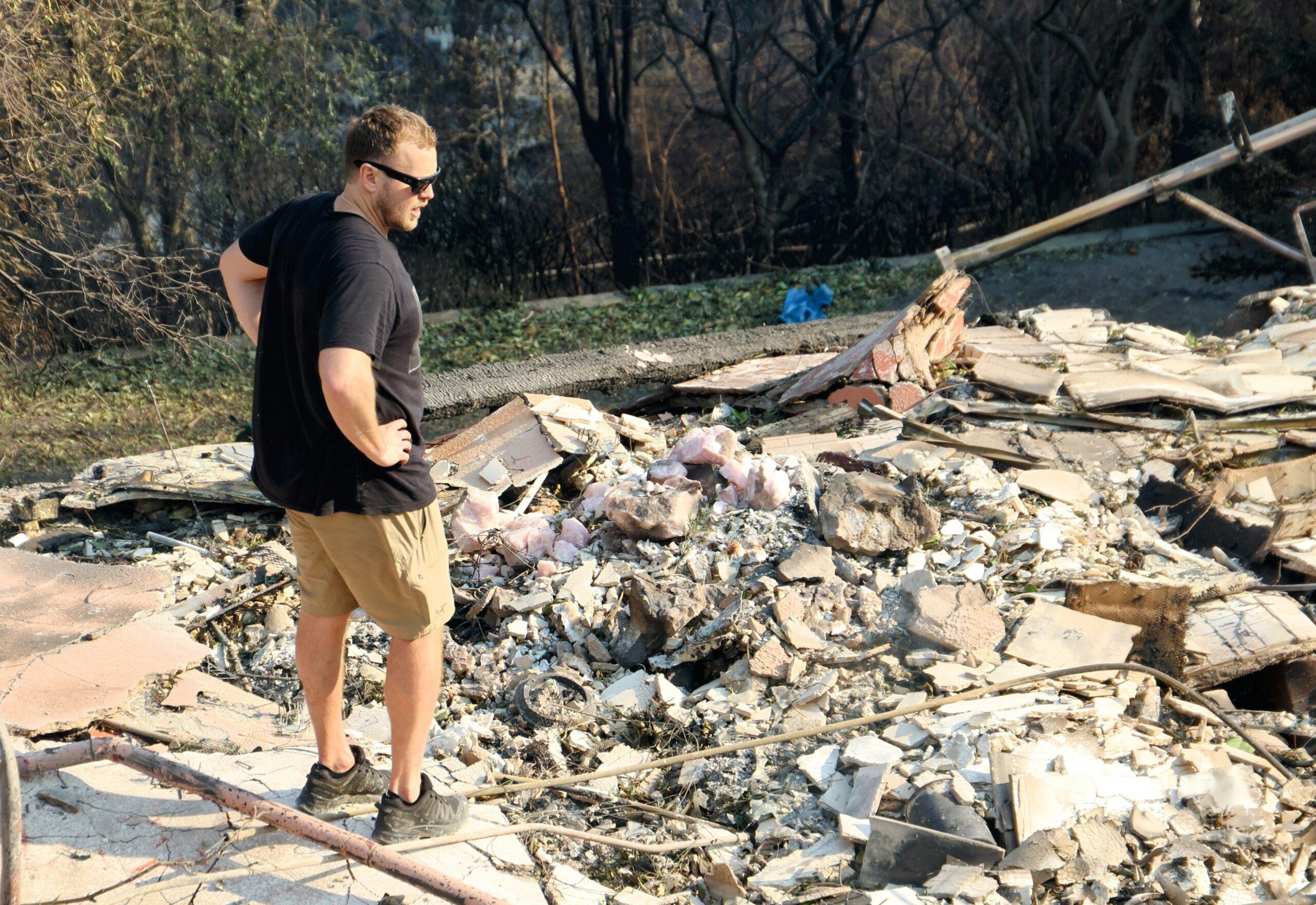 PREMIUM EXCLUSIVE: Spencer Pratt seen at his home which burned down trying to salvage crystals and any personal items in the devastating aftermath of his family loss