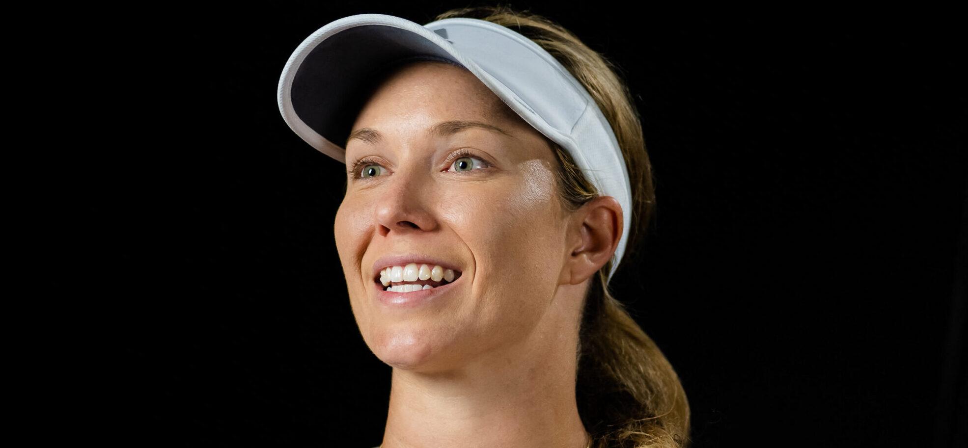 Tennis Star Danielle Collins Turns Heads With Swimsuit Photo