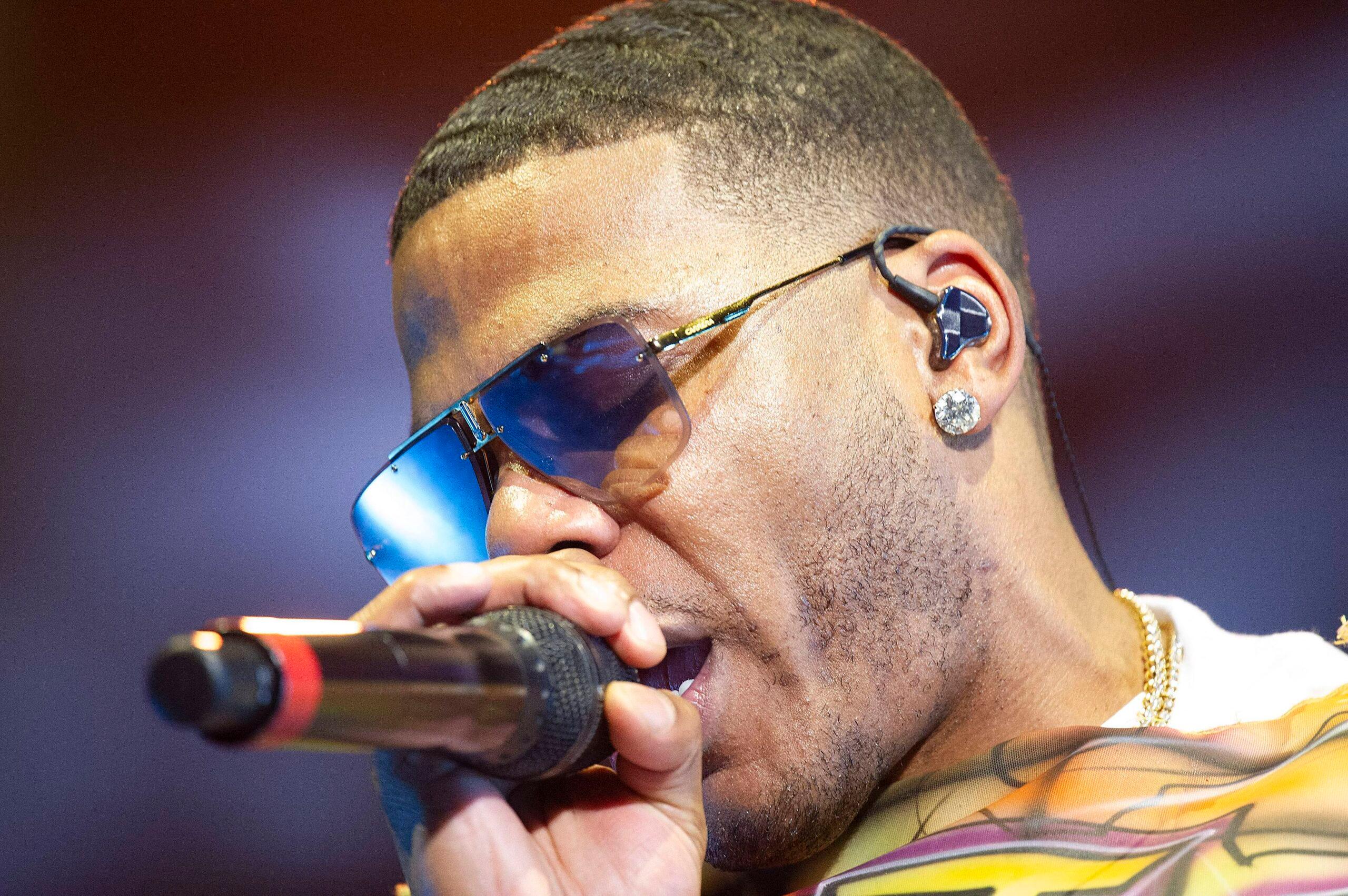 Nelly performs live at the Austin 360 Amphitheater