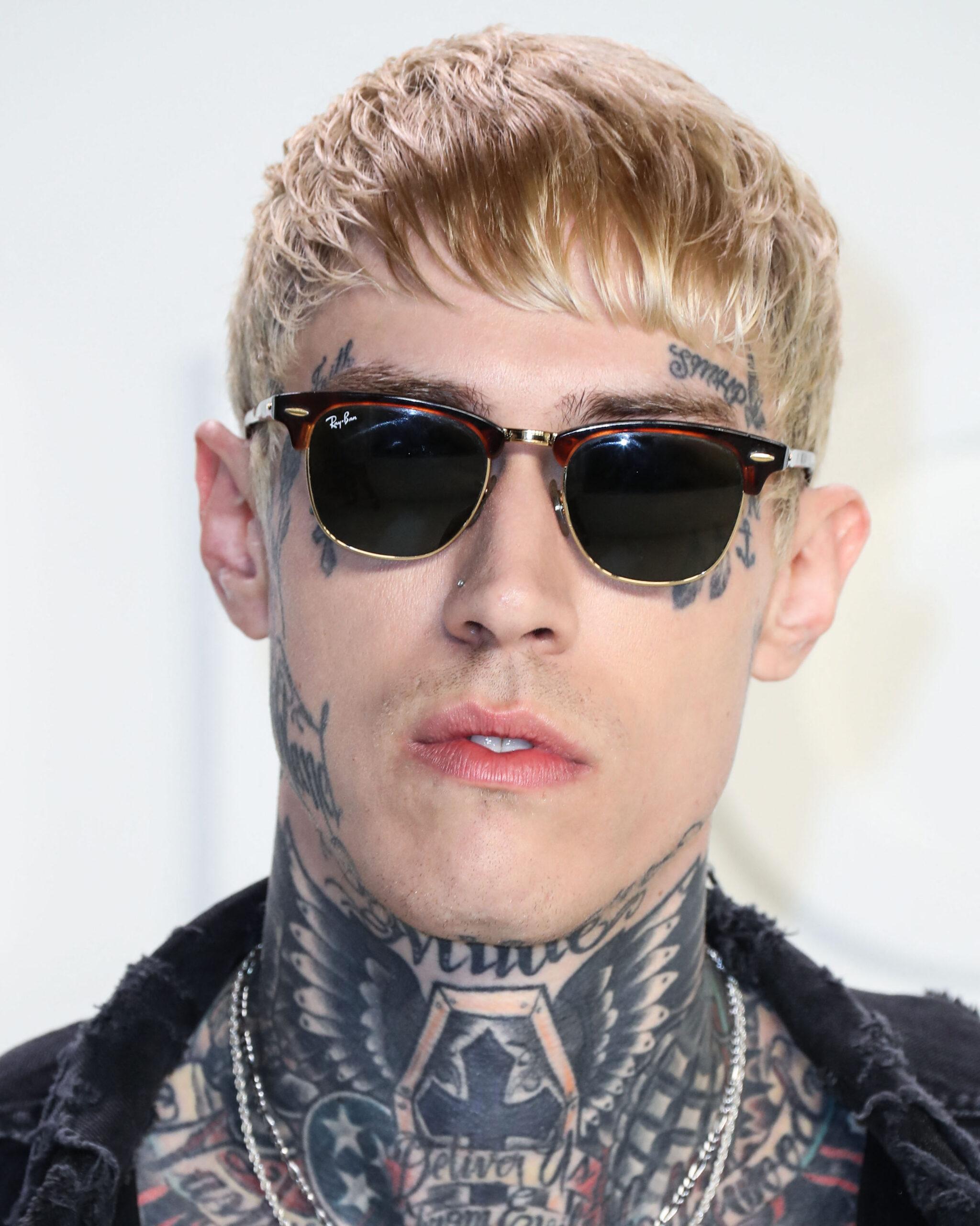 Trace Cyrus at Tom Ford: Autumn/Winter 2020 Fashion Show