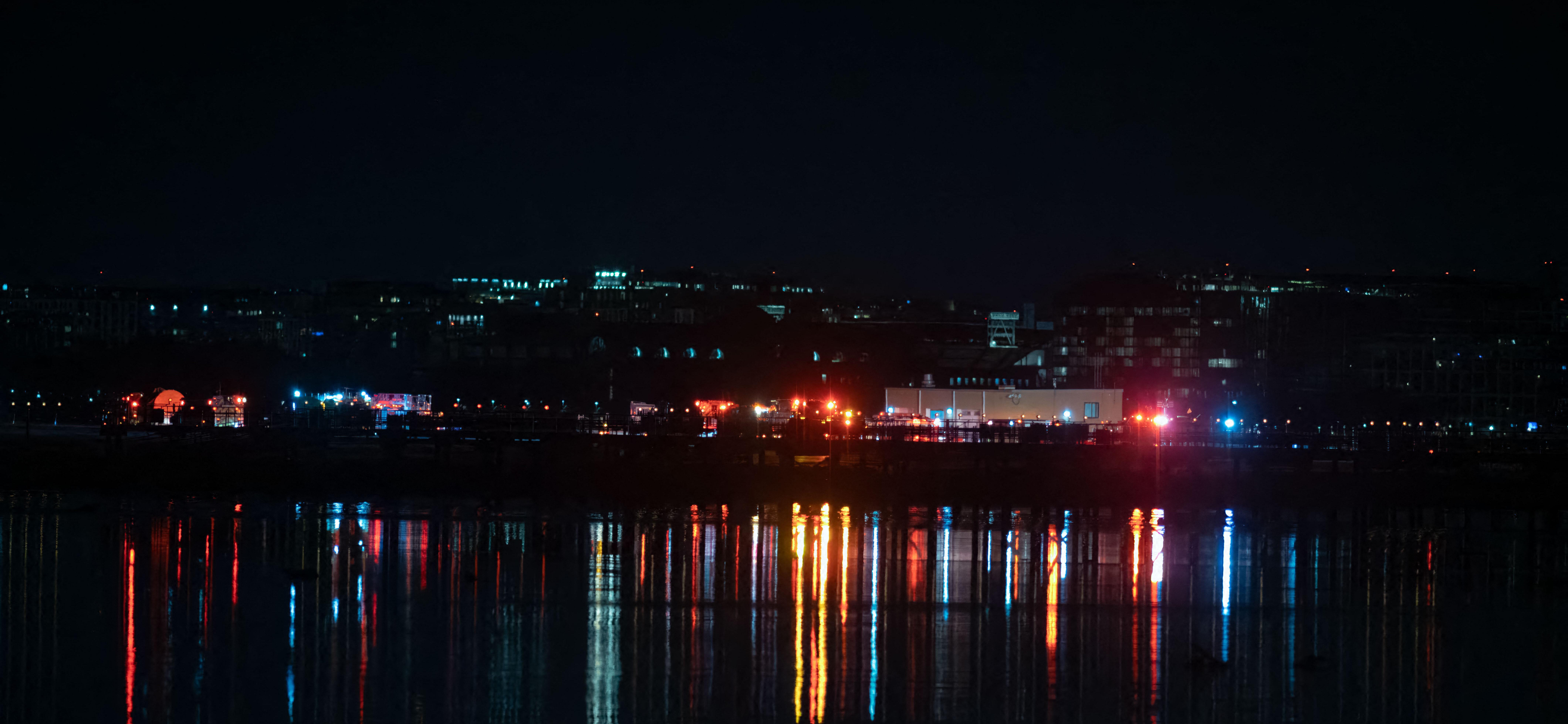 American Airlines 5342 jet with 64 aboard collides with Army helicopter at Reagan Airport near DC