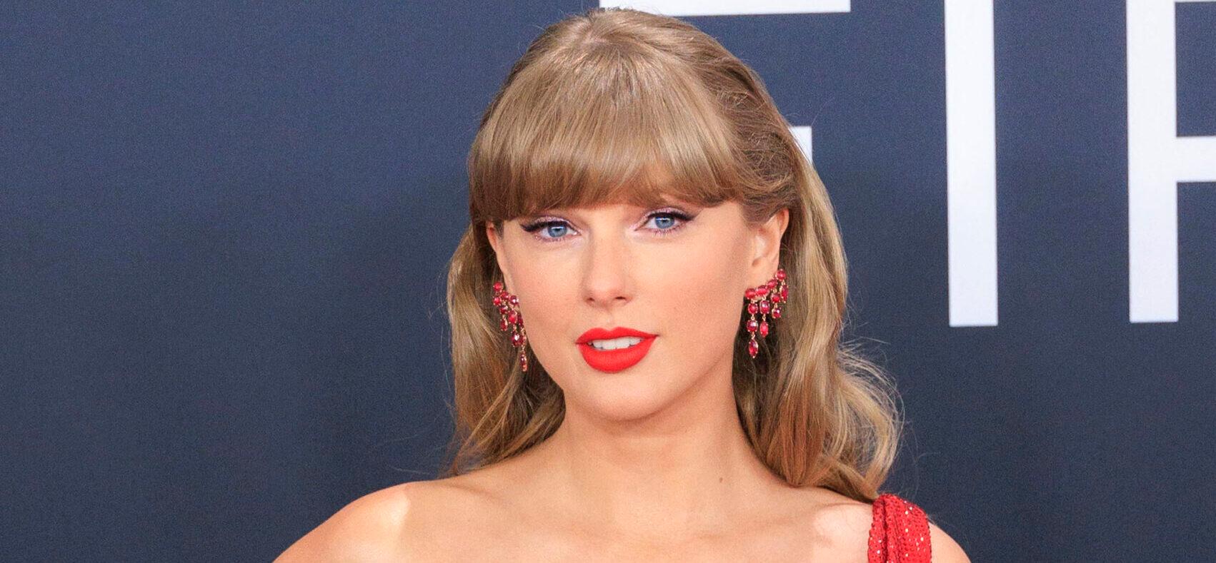 Taylor Swift Under Fire For ‘Hanging Out With MAGA’ After Posing For A Photo With Popular Podcast Co-Hosts