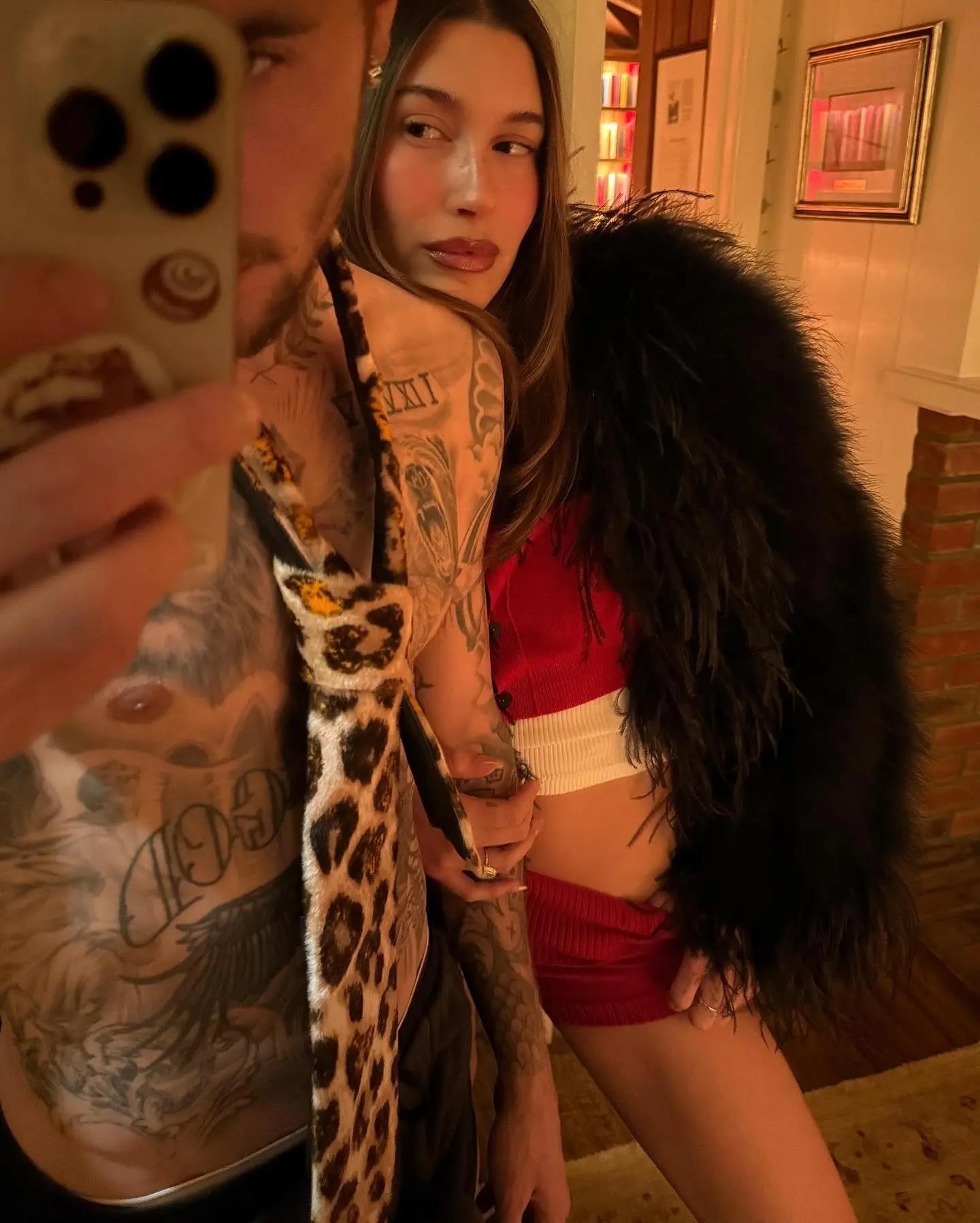 Justin Bieber and Hailey Bieber take mirror selfie on Valentine's Day