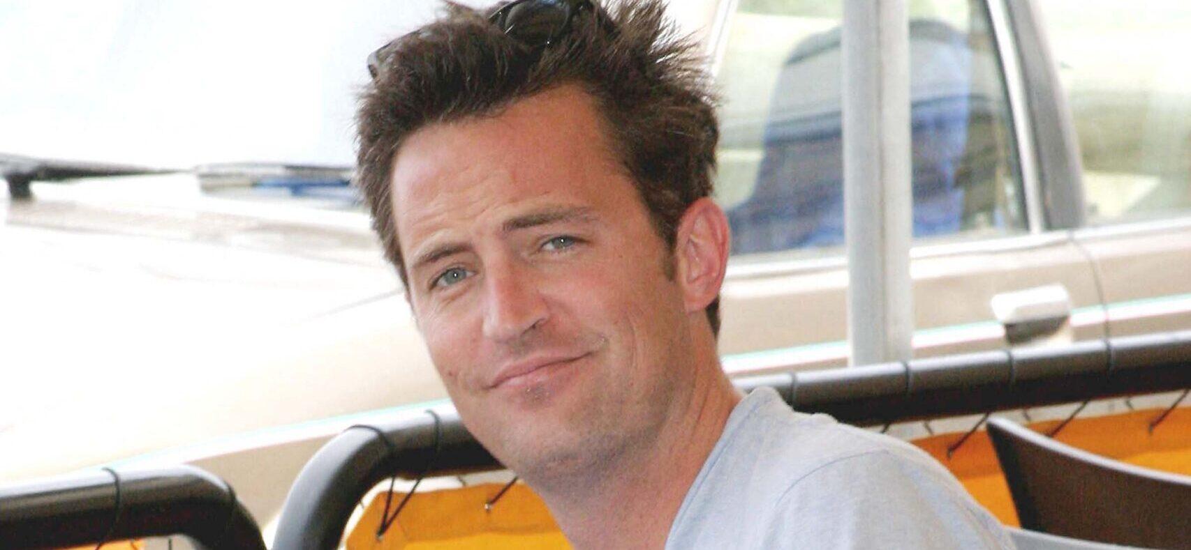 Matthew Perry having lunch