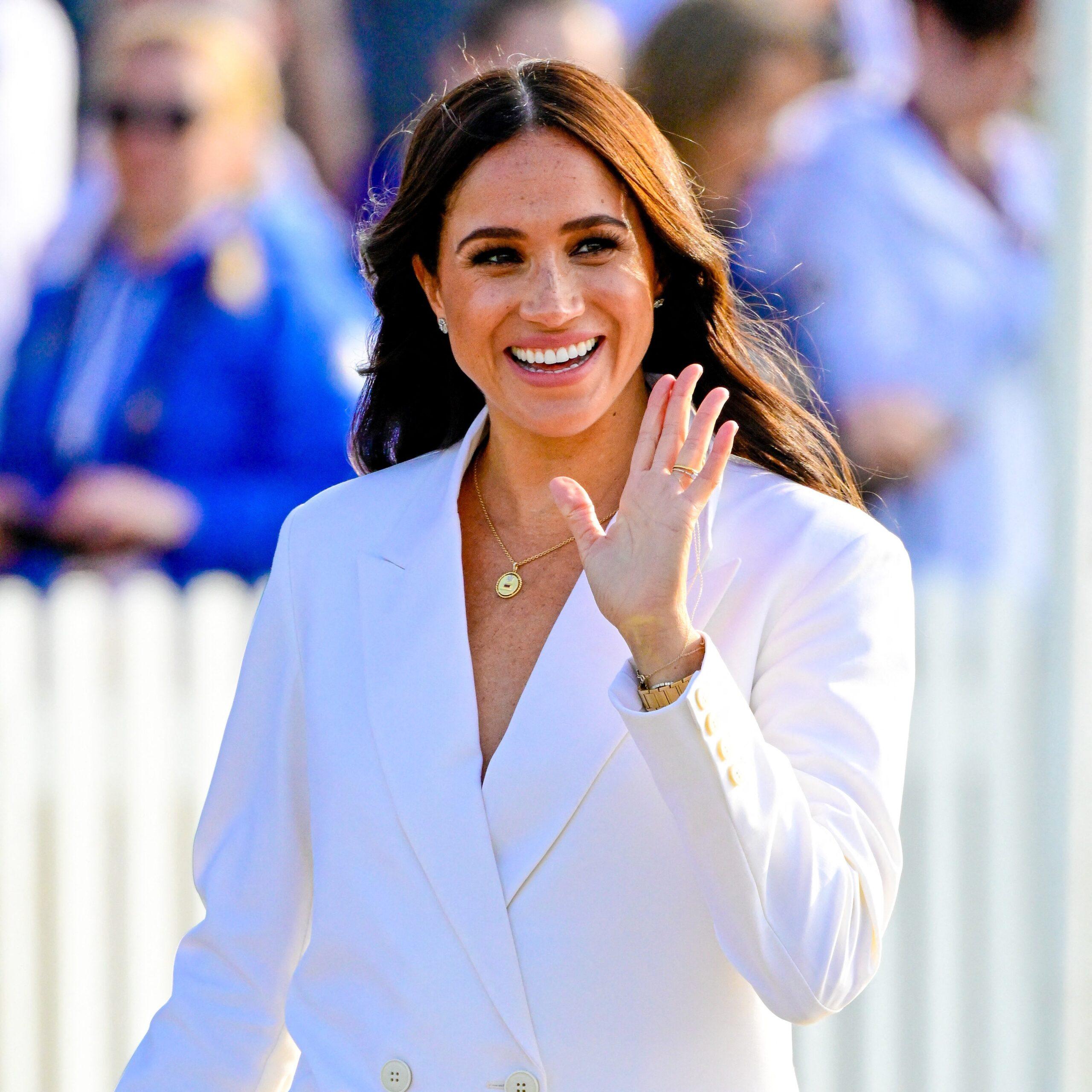 Meghan Markle waving