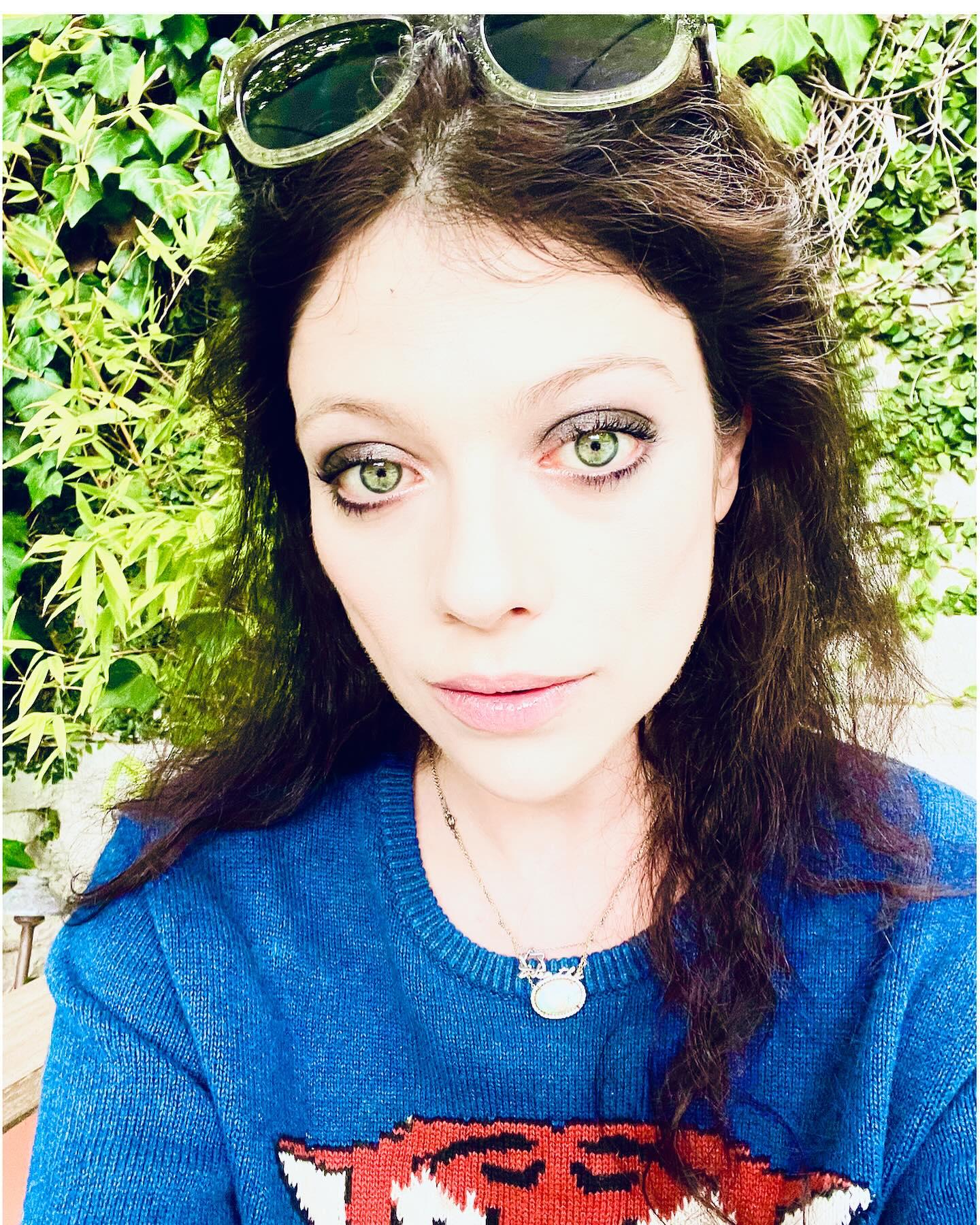 Michelle Trachtenberg looking thin