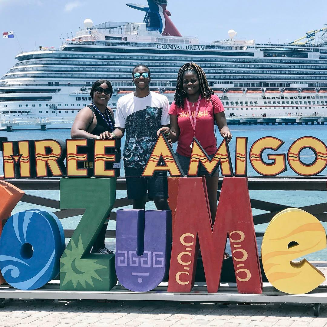 Alysha Burney, her brother, and her mom