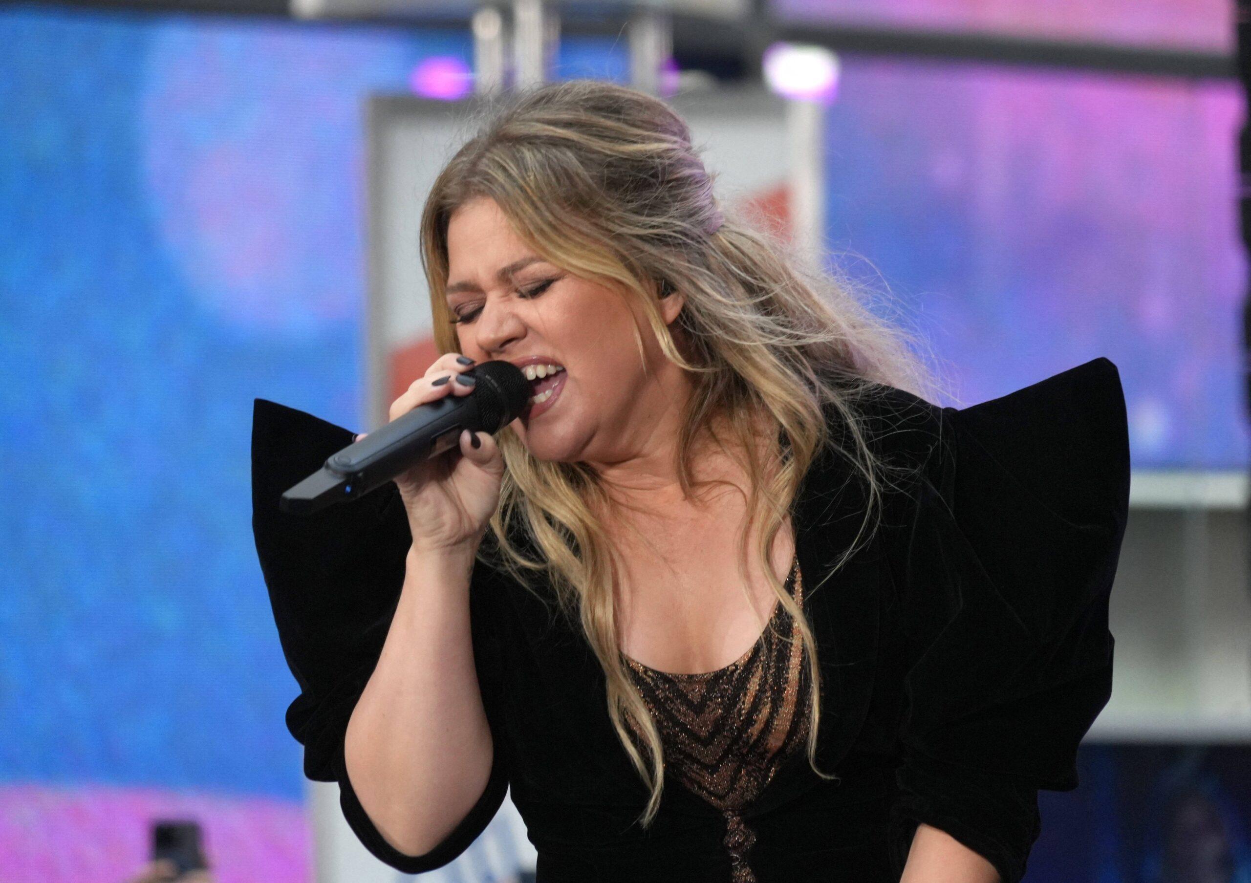 Kelly Clarkson Performs On The Today Show