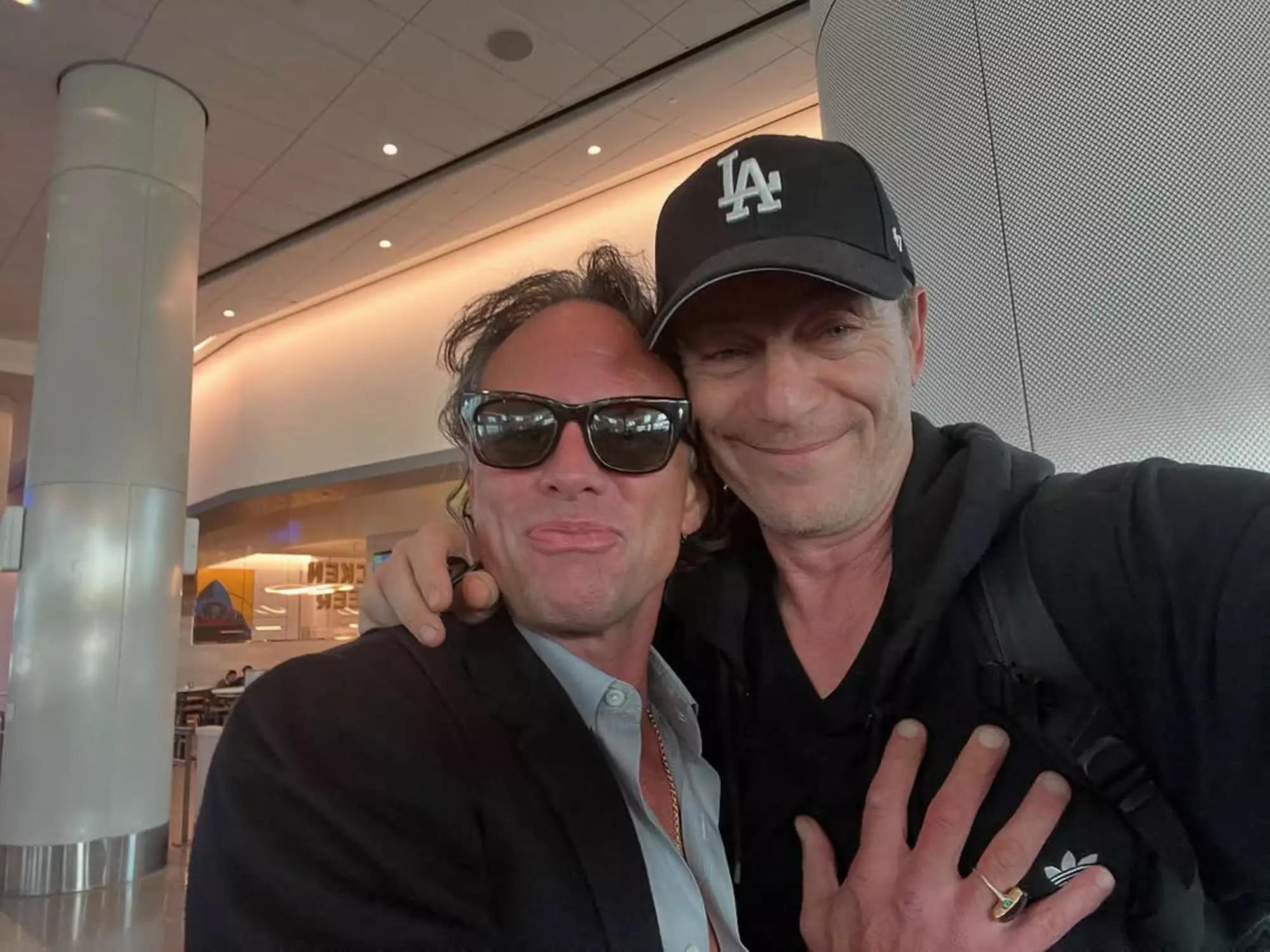 Jason Isaac and Walton Goggins take selfie