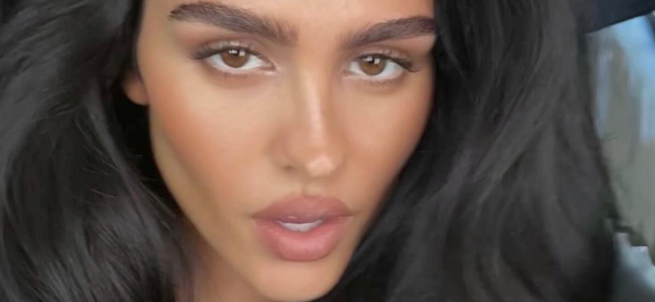Amelia Hamlin close up