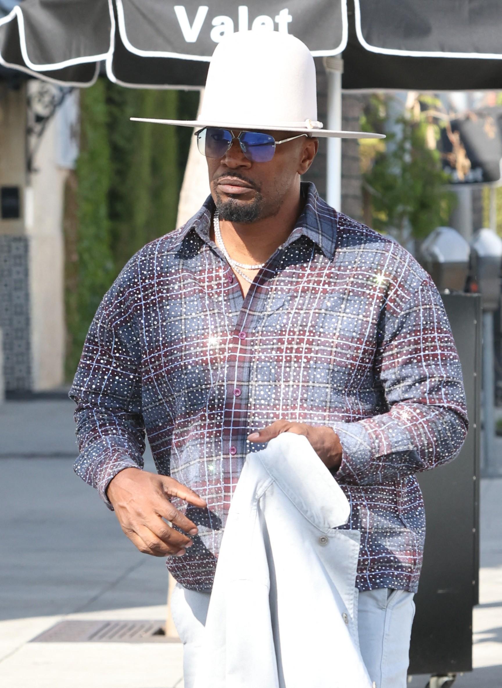 Jamie Foxx seen in sharp outfit with bling sparkles while getting lunch at IL Pastaio