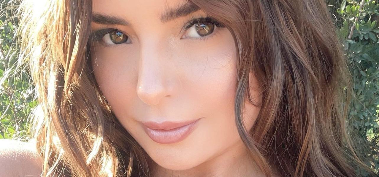 Demi Rose close up