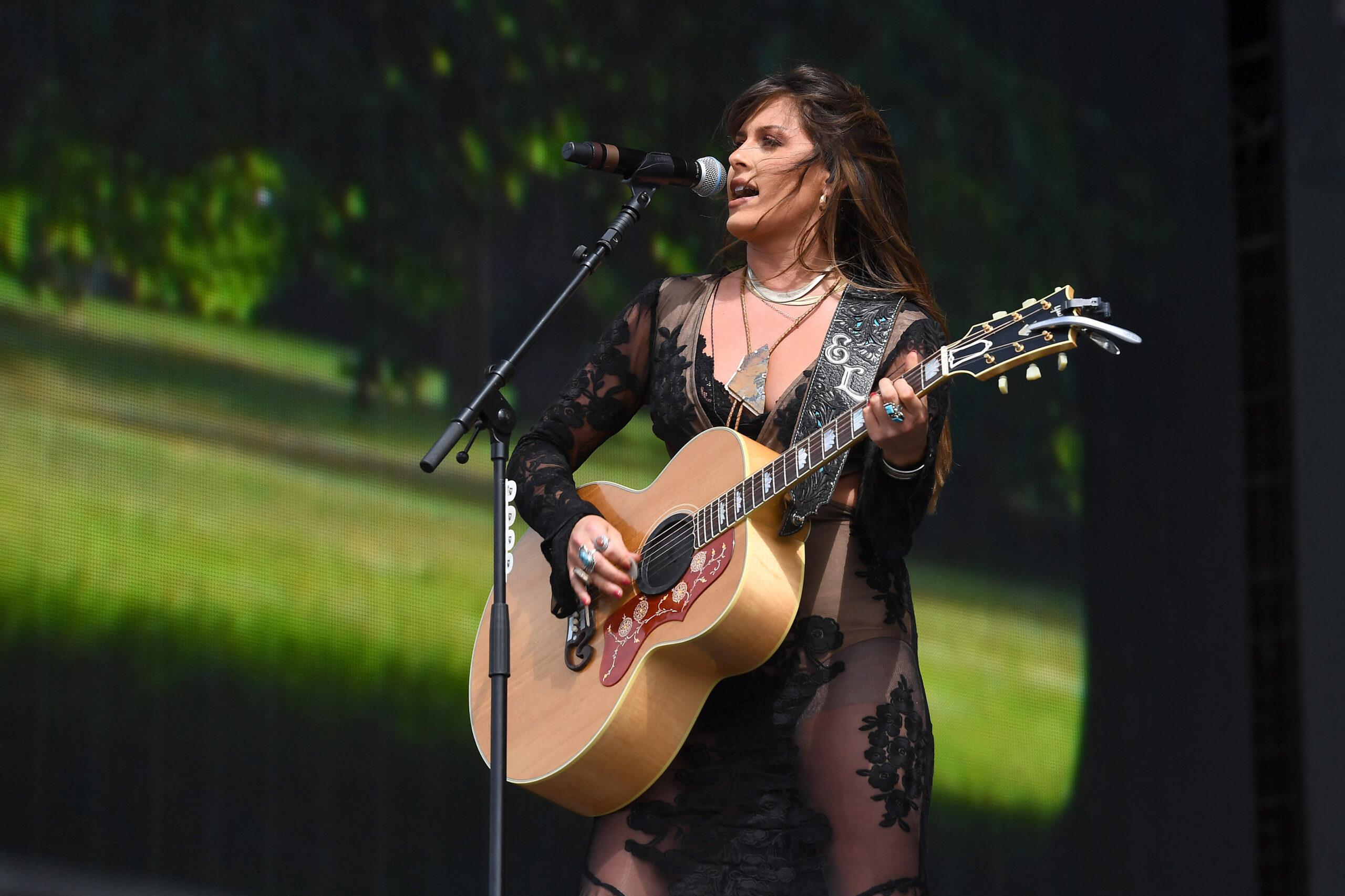 Ella Langley performing at British Summertime 2024
