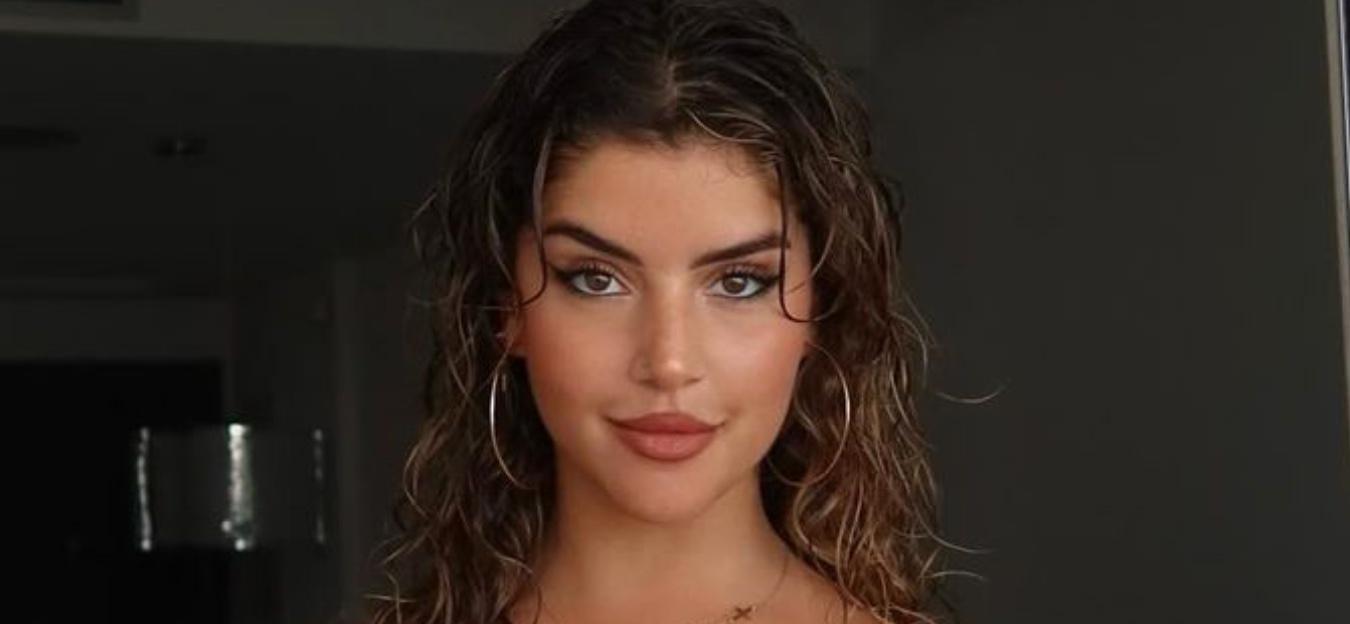 Zoe Gara poses for the camera.