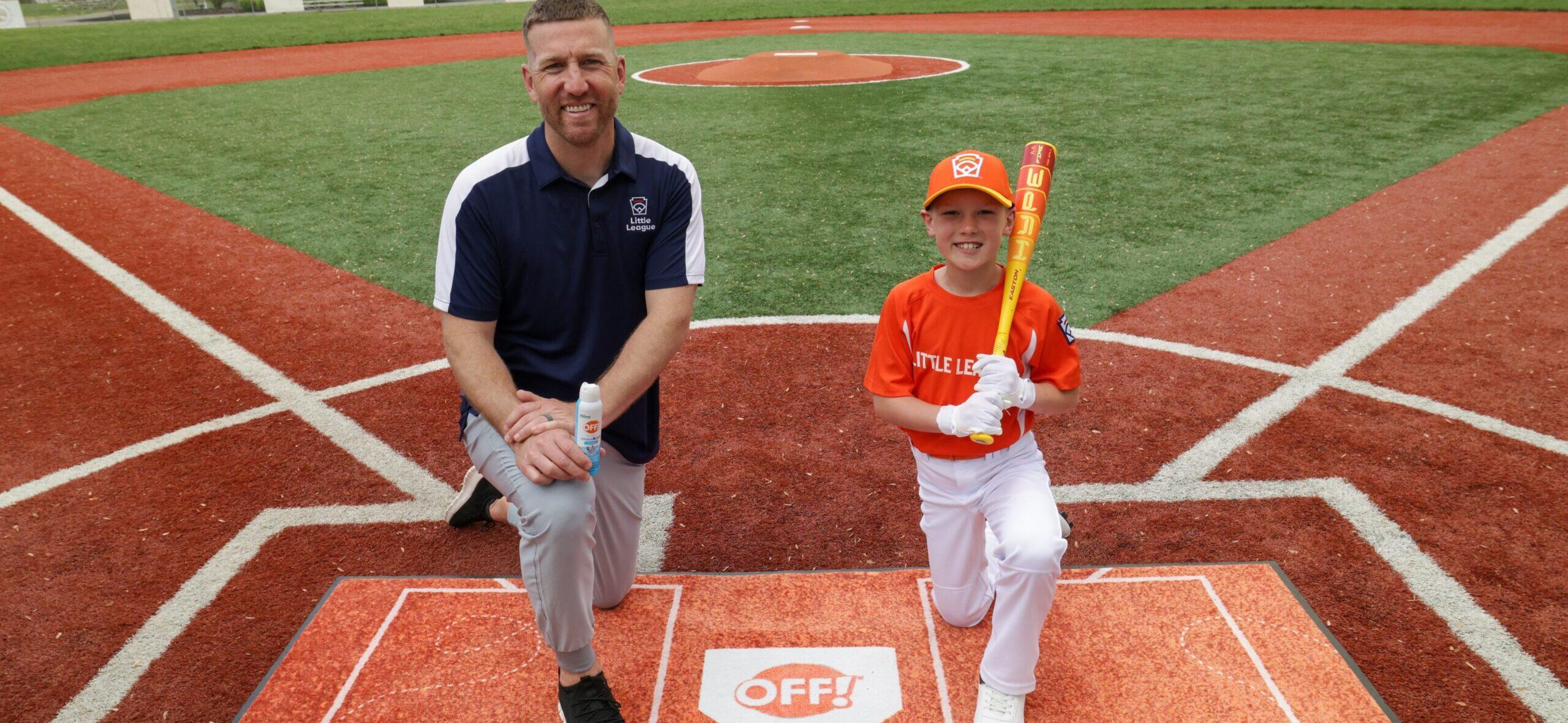 Todd Frazier and kid on baseball field