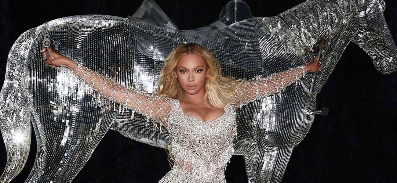 Beyoncé stuns in glittering ensemble
