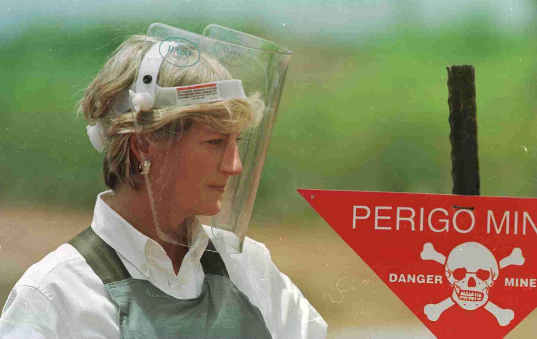 Princess Diana visiting the minefields in Haumbo Angola during her trip to highlight the danagers of Landmines and to support the Red Cross campaign for a world wide ban