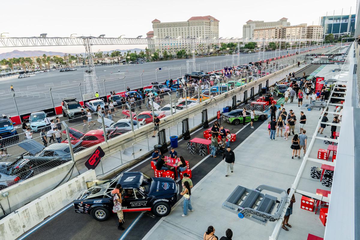 Grand Prix Plaza