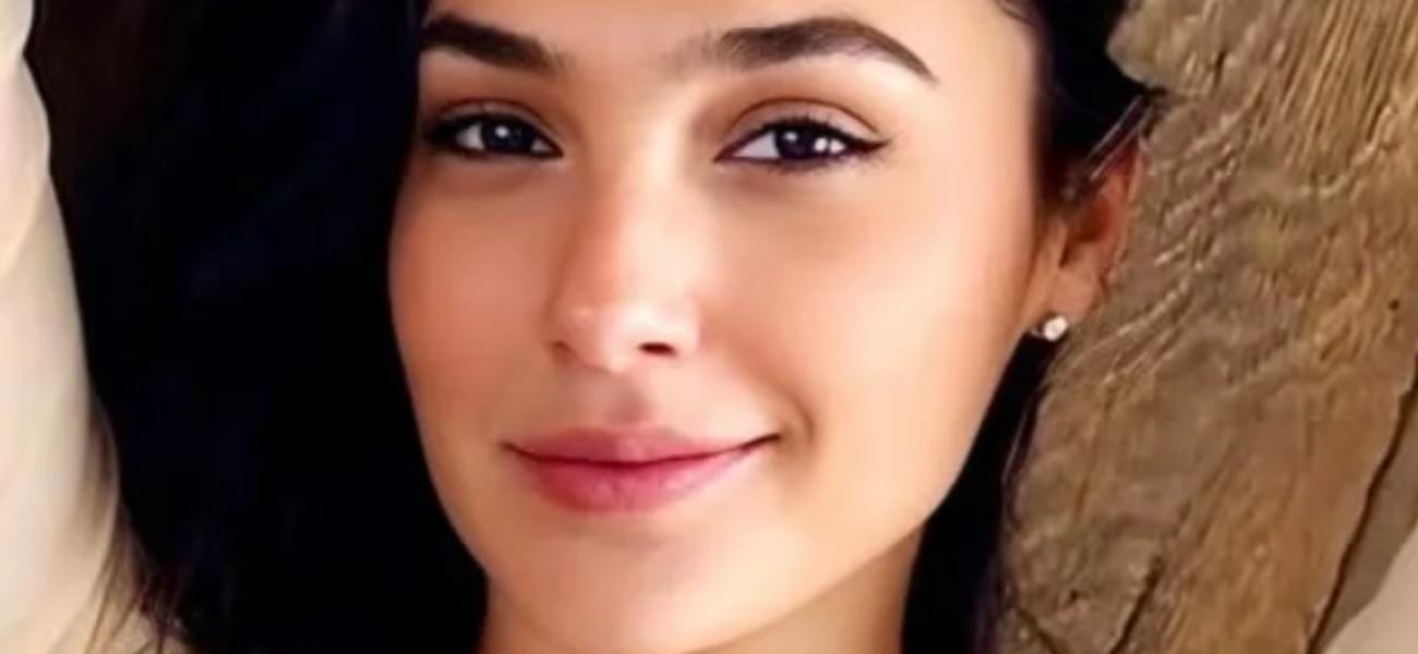 Gal Gadot close up