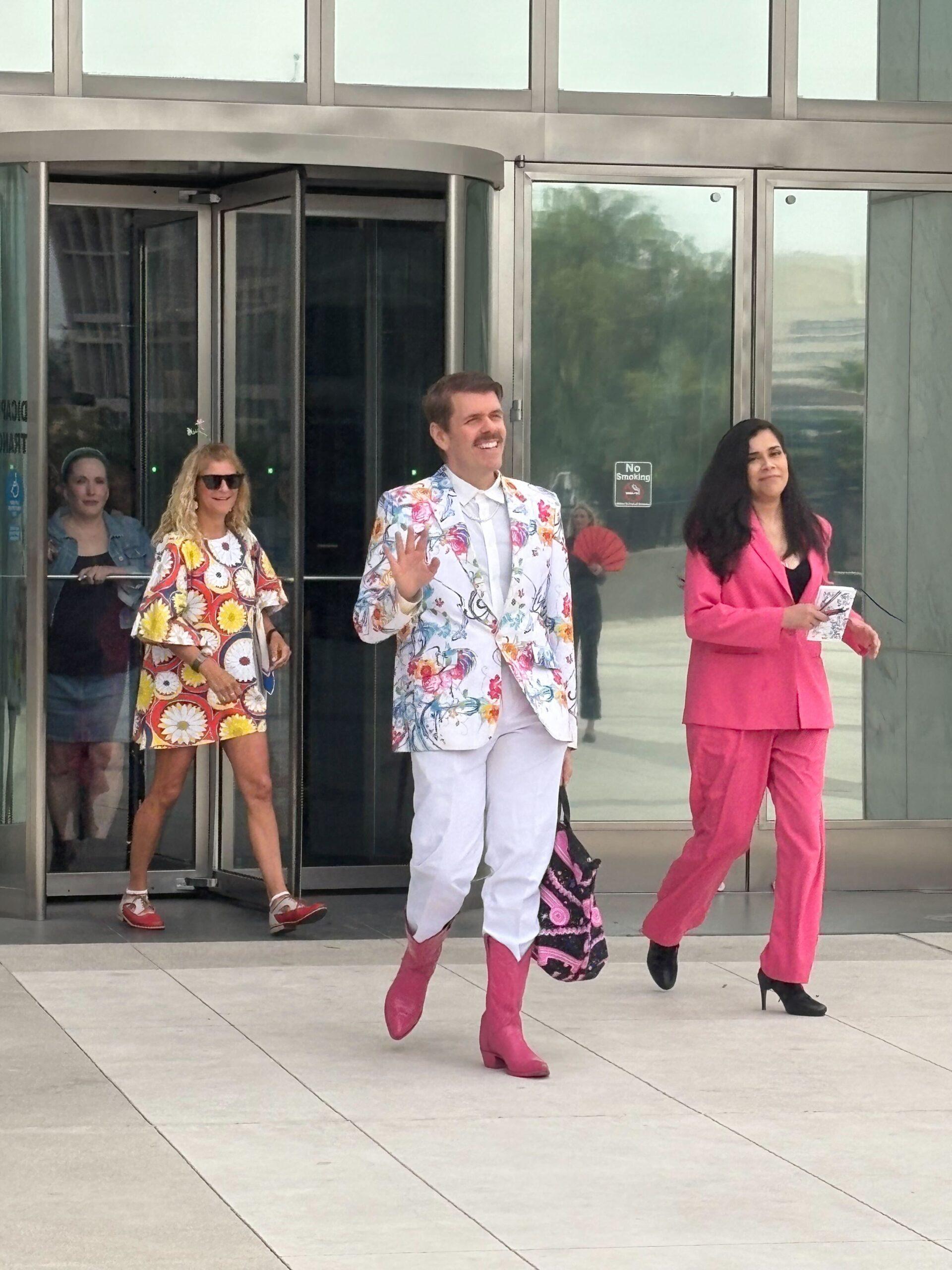 Perez Hilton leaving Las Vegas courtroom