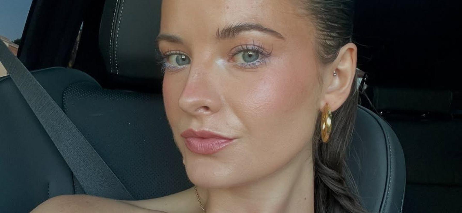 Brooke Hyland selfie