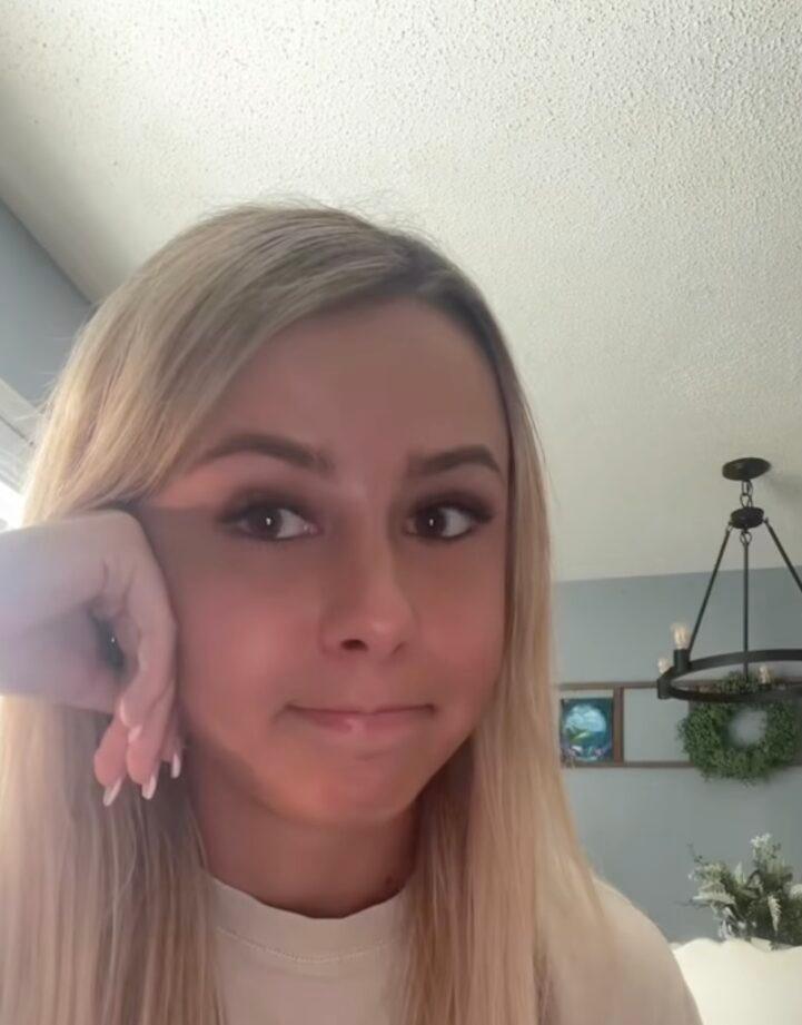 Haley Welch selfie