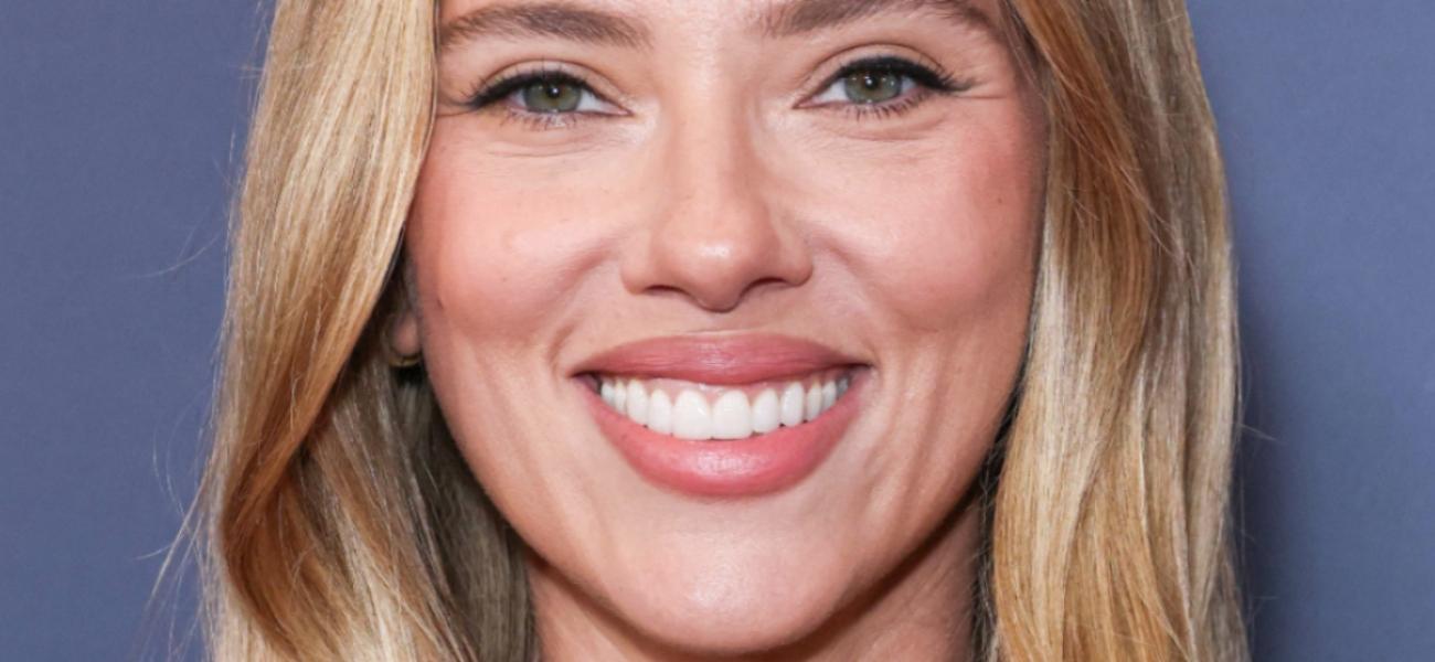 Scarlett Johansson close up