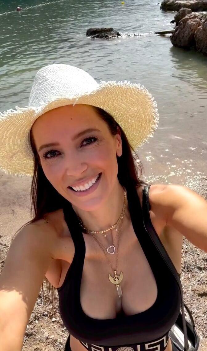 Davina Potratz selfie