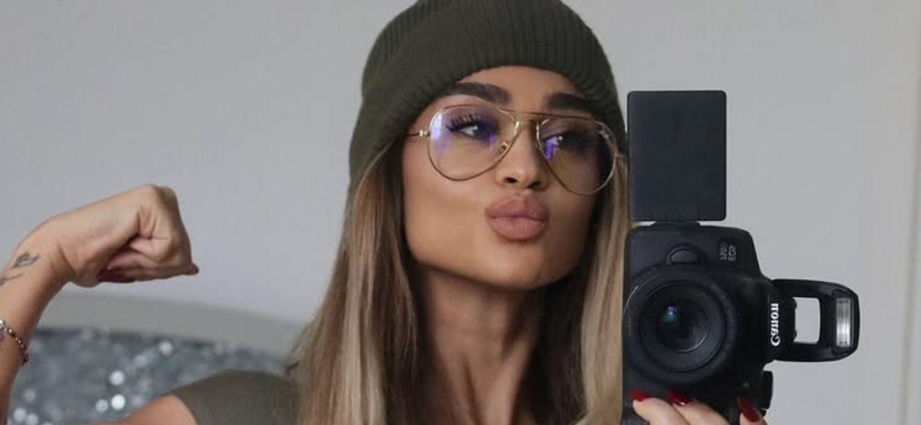 Valeria Ammirato mirror selfie