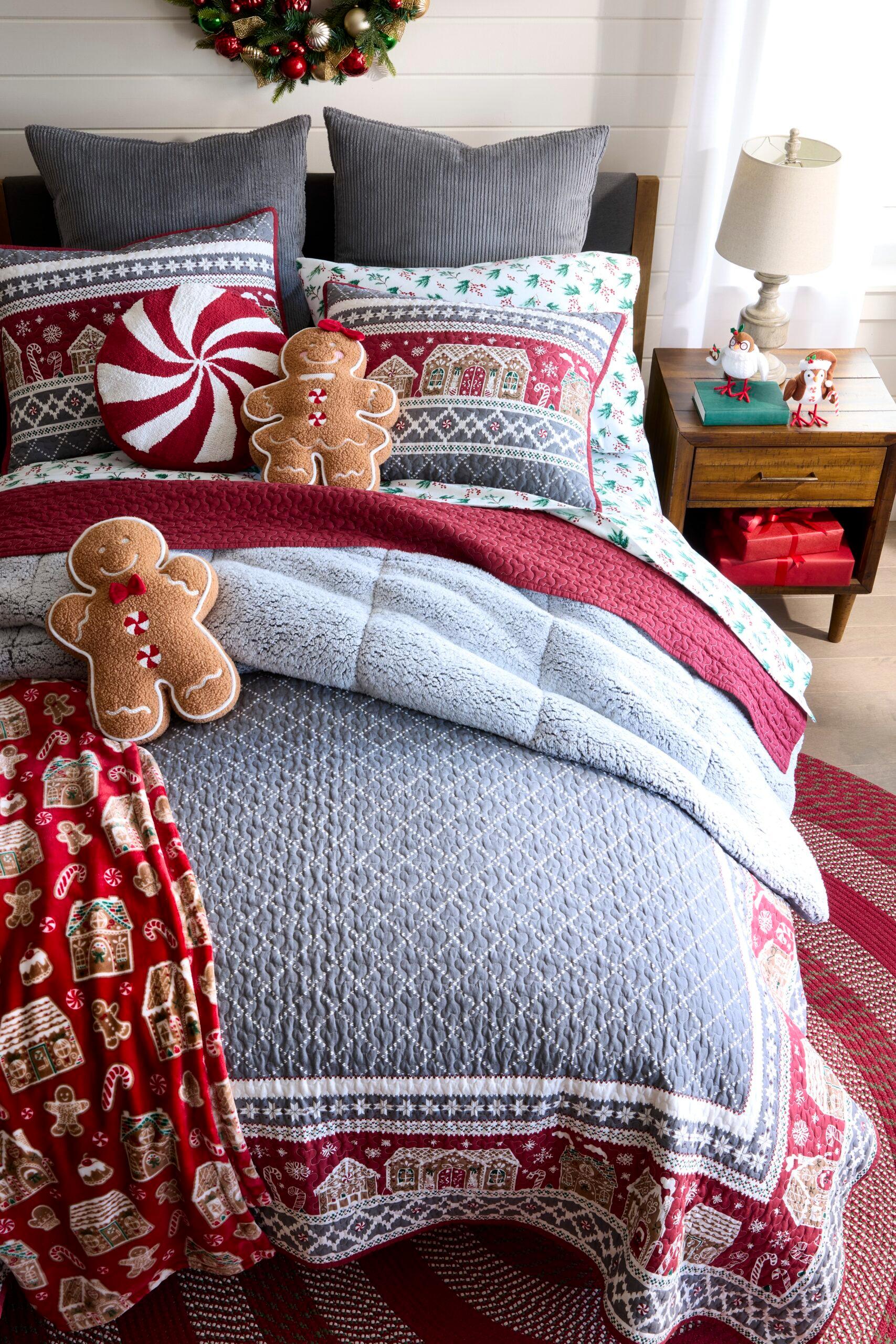 North Pole Trading Co. Gingerbread House Quilt Set