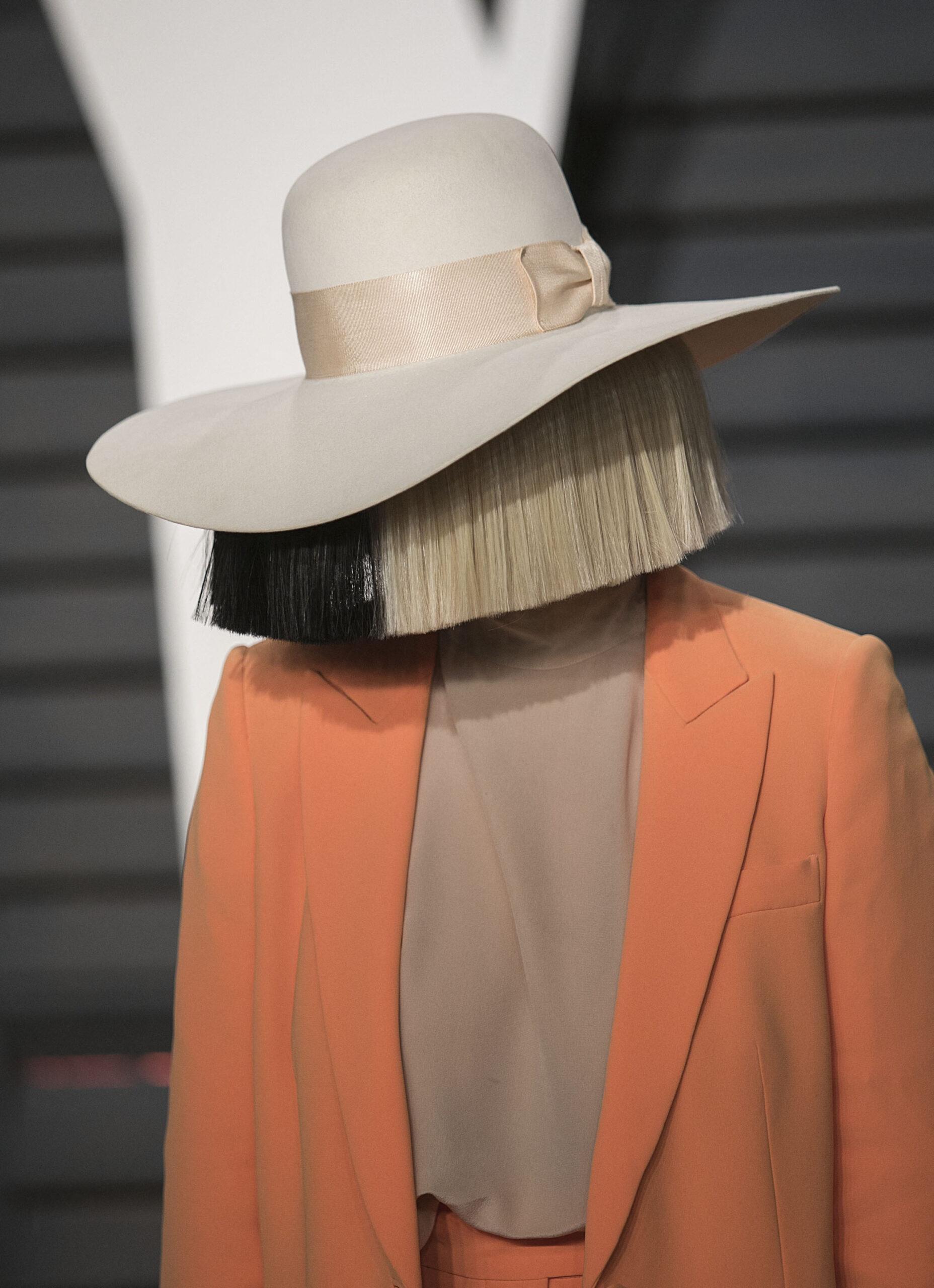 Singer Sia attends the 2017 Vanity Fair Oscar Party in Beverly Hills