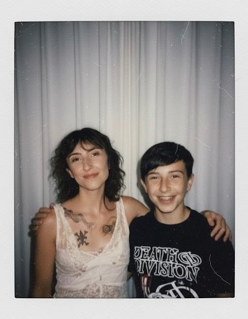 AI generated image of Draven Bennington with her younger self