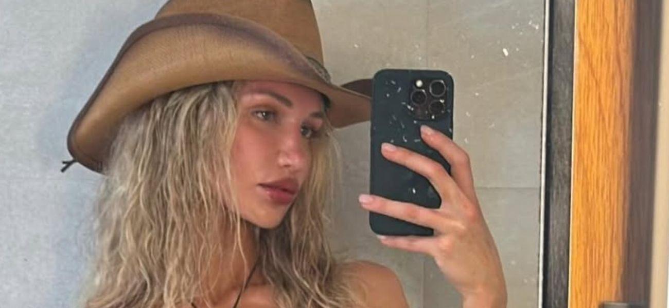Gabby Epstein mirror selfie
