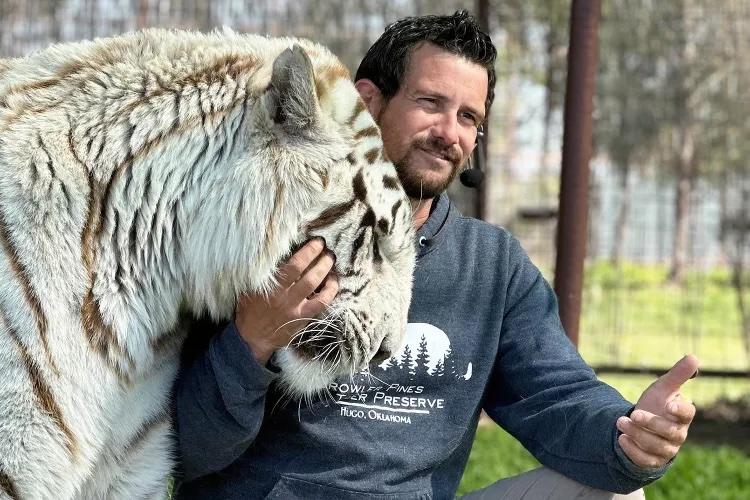 Ryan Easley and tiger