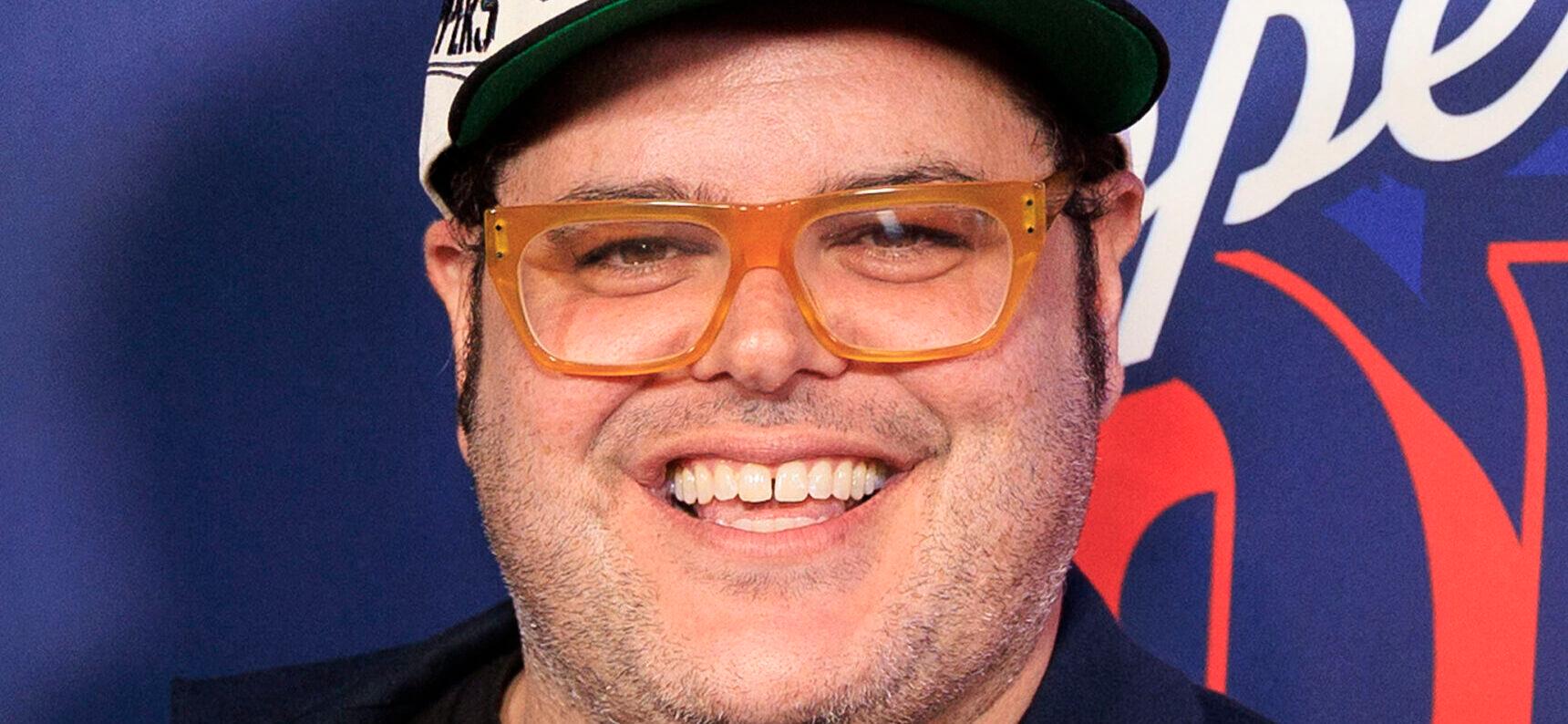 Josh Gad at Los Angeles Clippers Season Opener