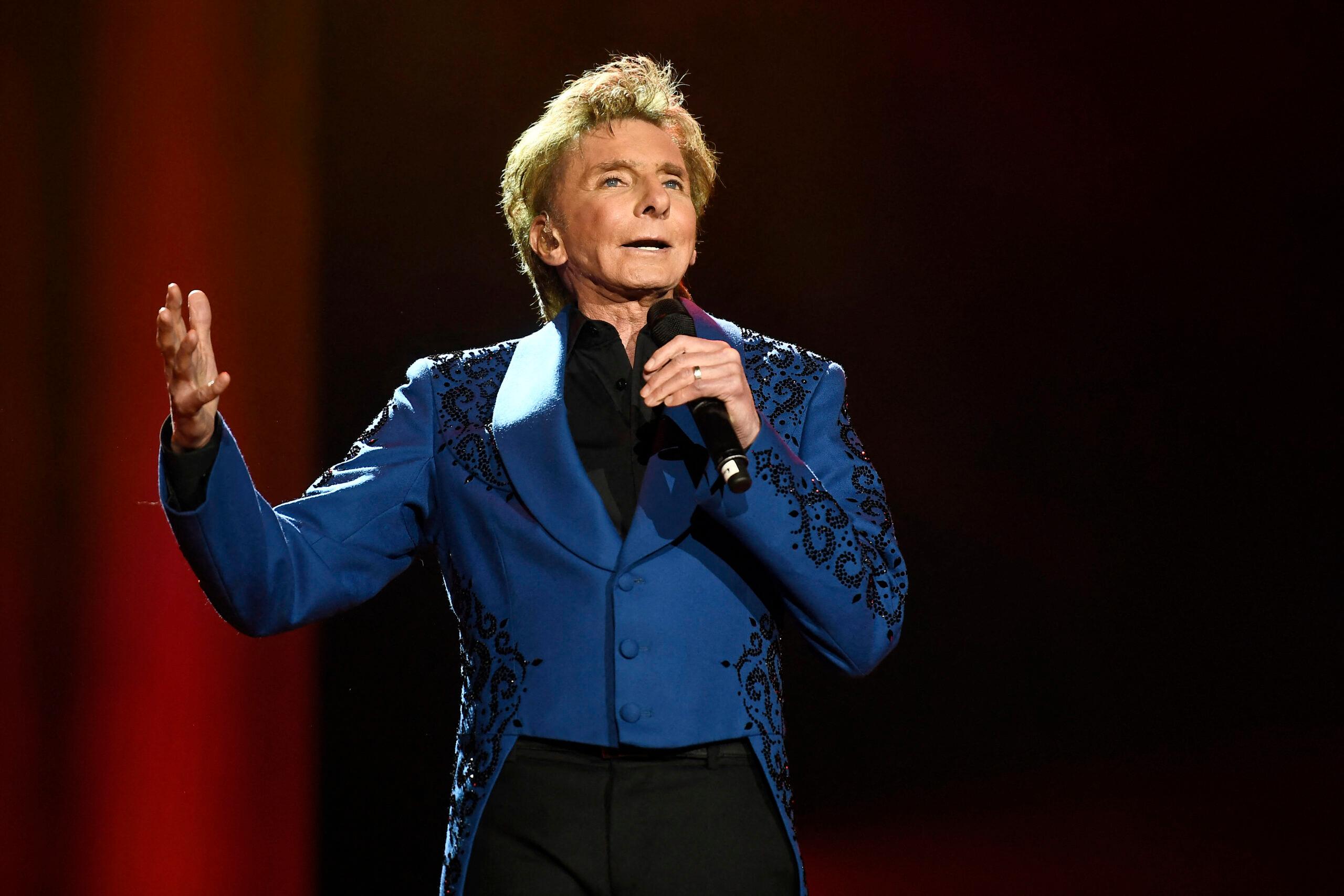 Barry Manilow performing at Proms In The Park 2019