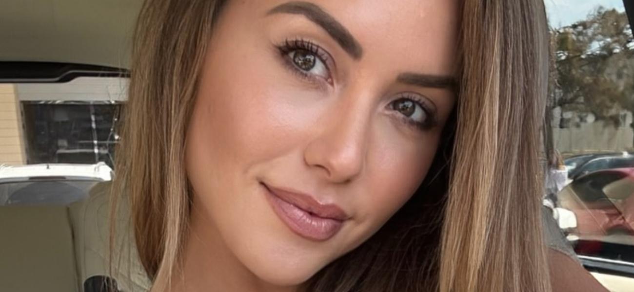 Brittney Palmer car selfie