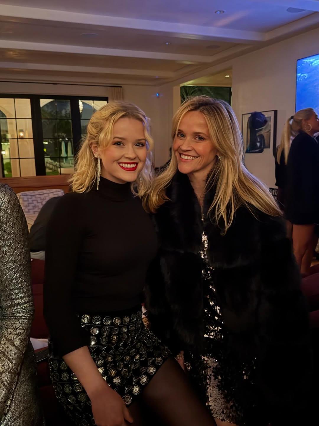 Ava Phillippe and Reese Witherspoon