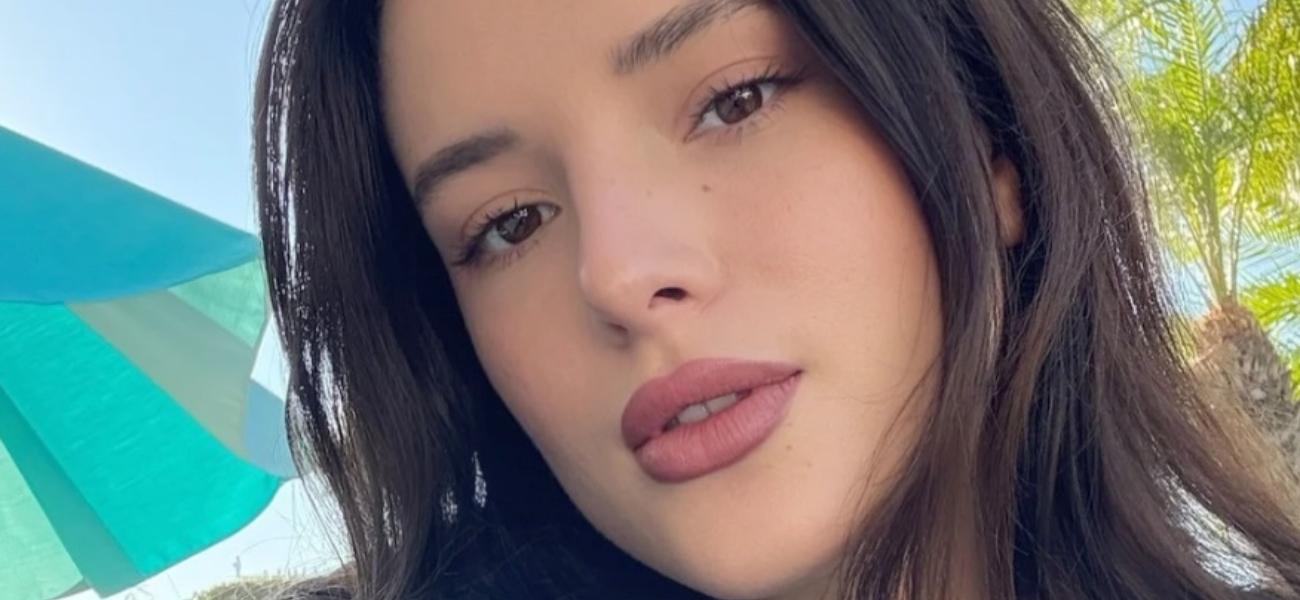 Bella Thorne close up