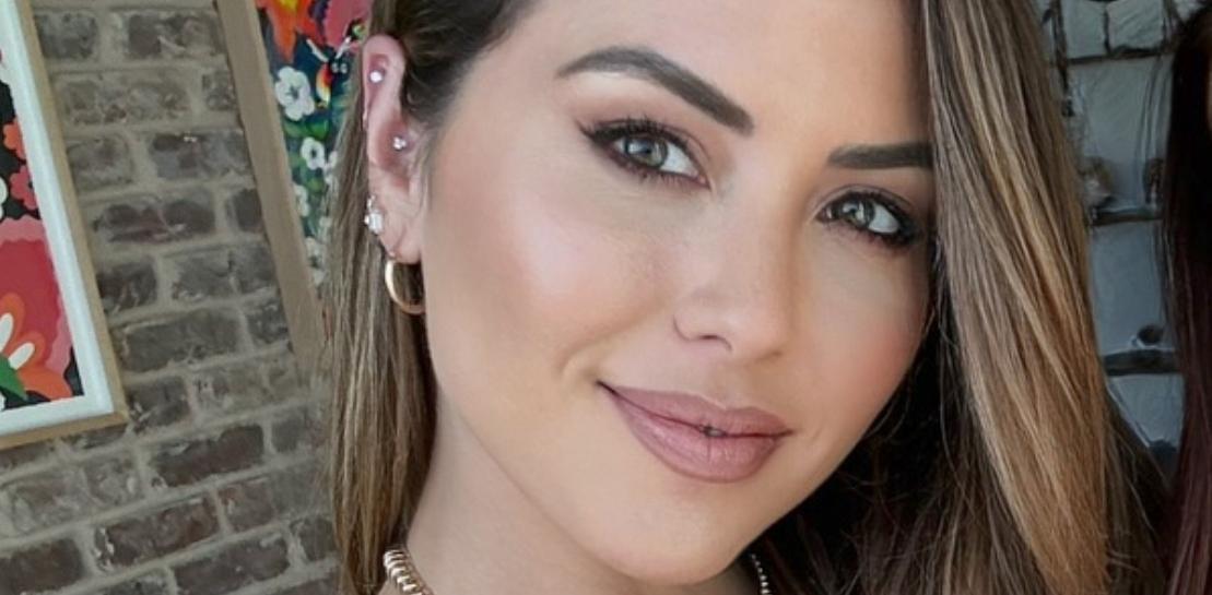 Brittney Palmer taking a selfie