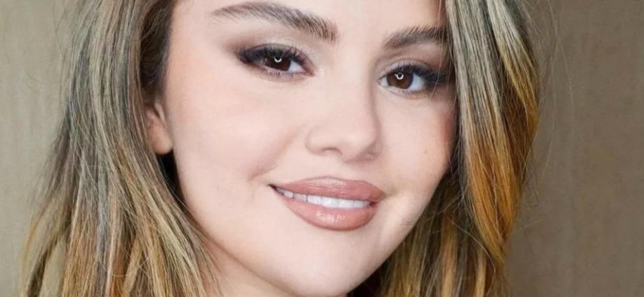 Selena Gomez close up