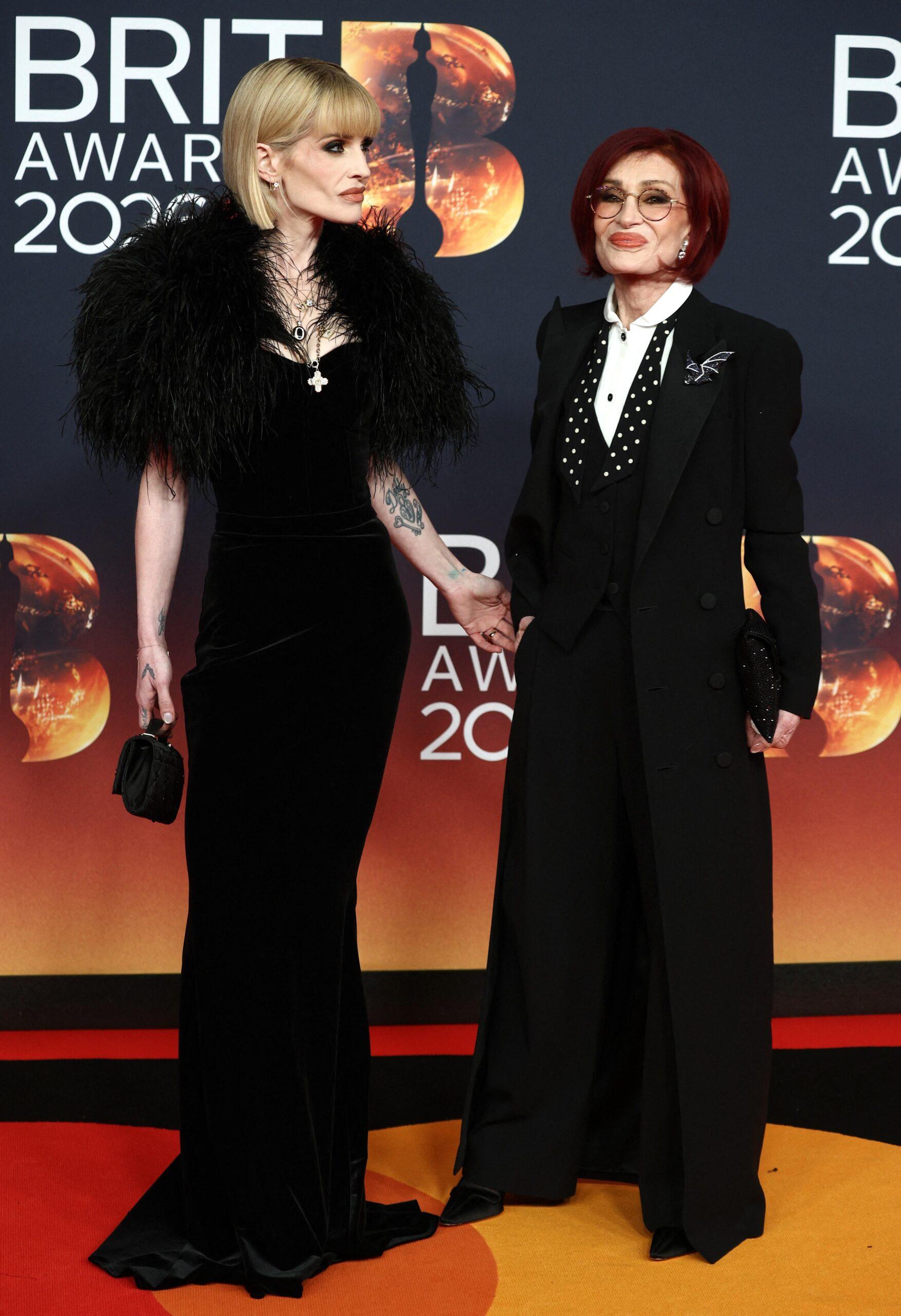 Kelly and Sharon Osbourne