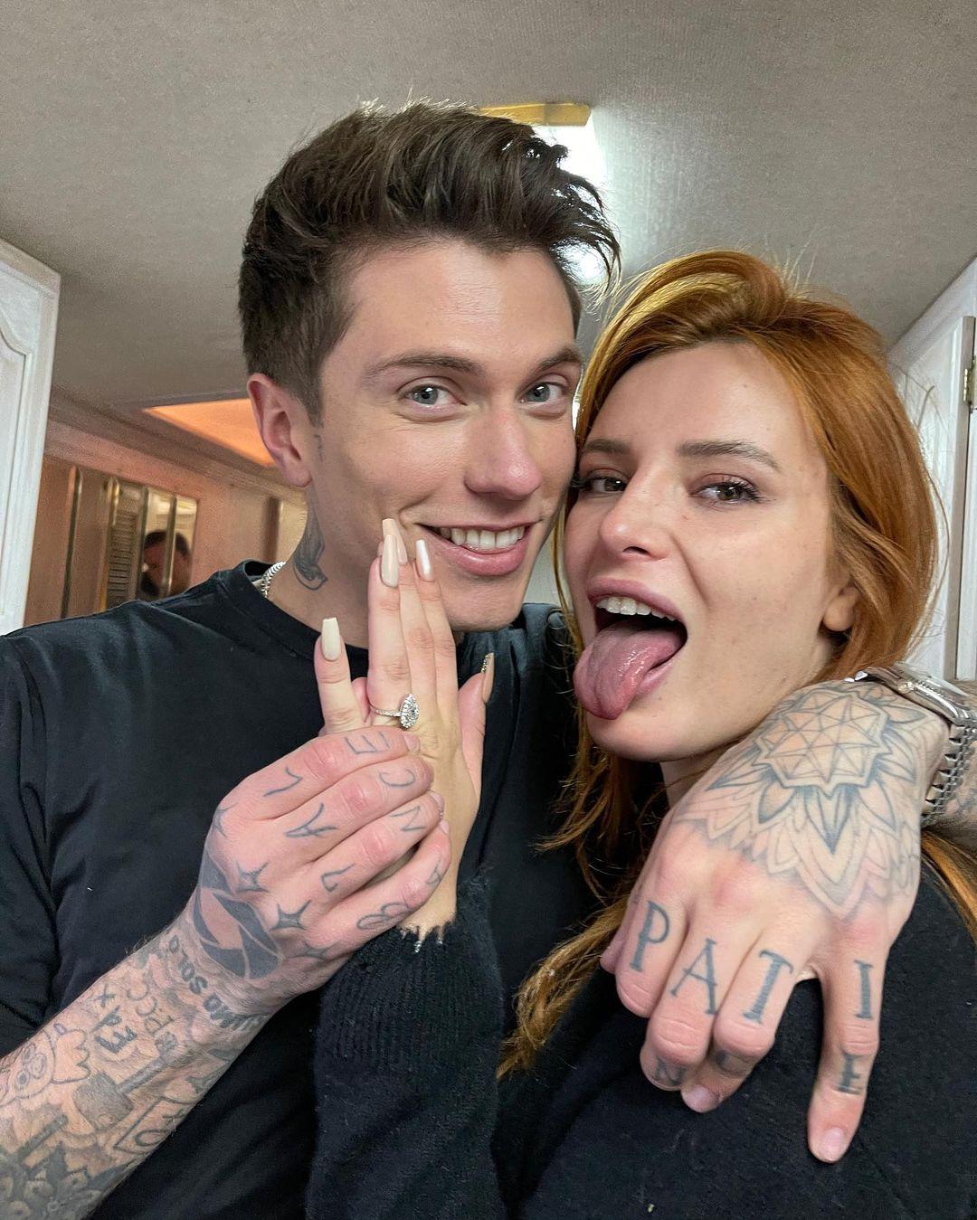 Bella Thorne and Benjamin Mascolo get engaged.
