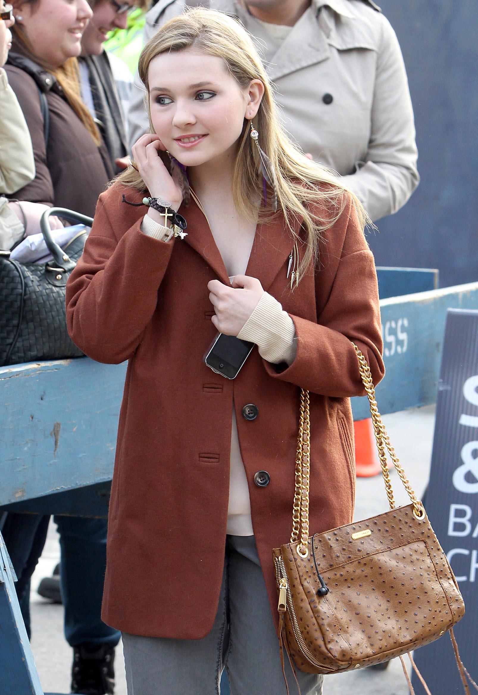 Abigail Breslin Supports Britney Spears