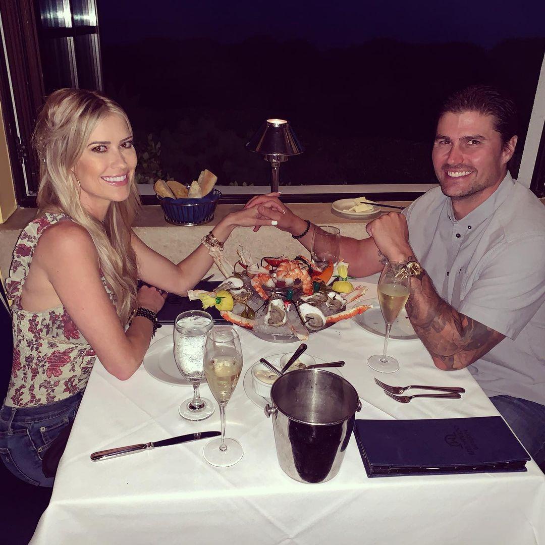 'Flip Or Flop' Star Christina Haack Is Engaged?! Spotted With New Ring!