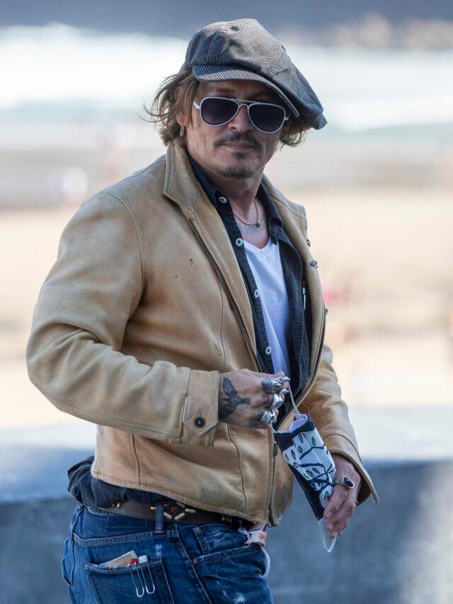 Johnny Depp posing in the photocall of Crock of Gold: A Few Rounds