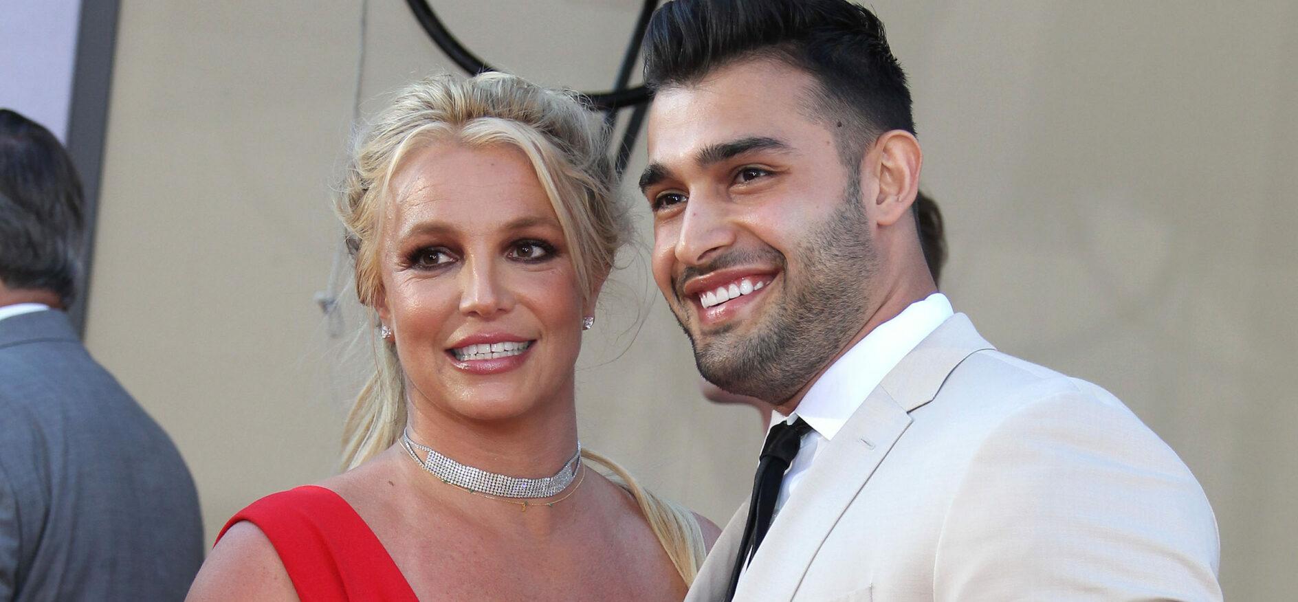 Britney Spears’ Boyfriend IG Gets Hacked, Posts Picture Of Engagement Ring?!
