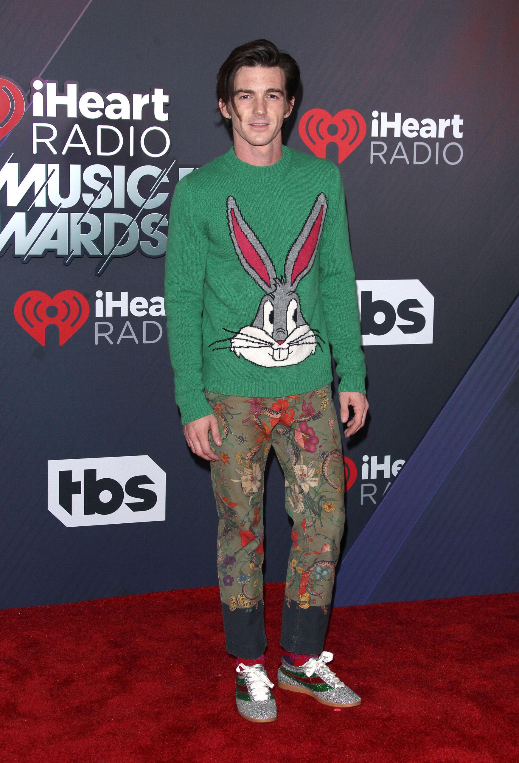 Drake Bell no iHeartRadio Music Awards 2018 - Chegadas