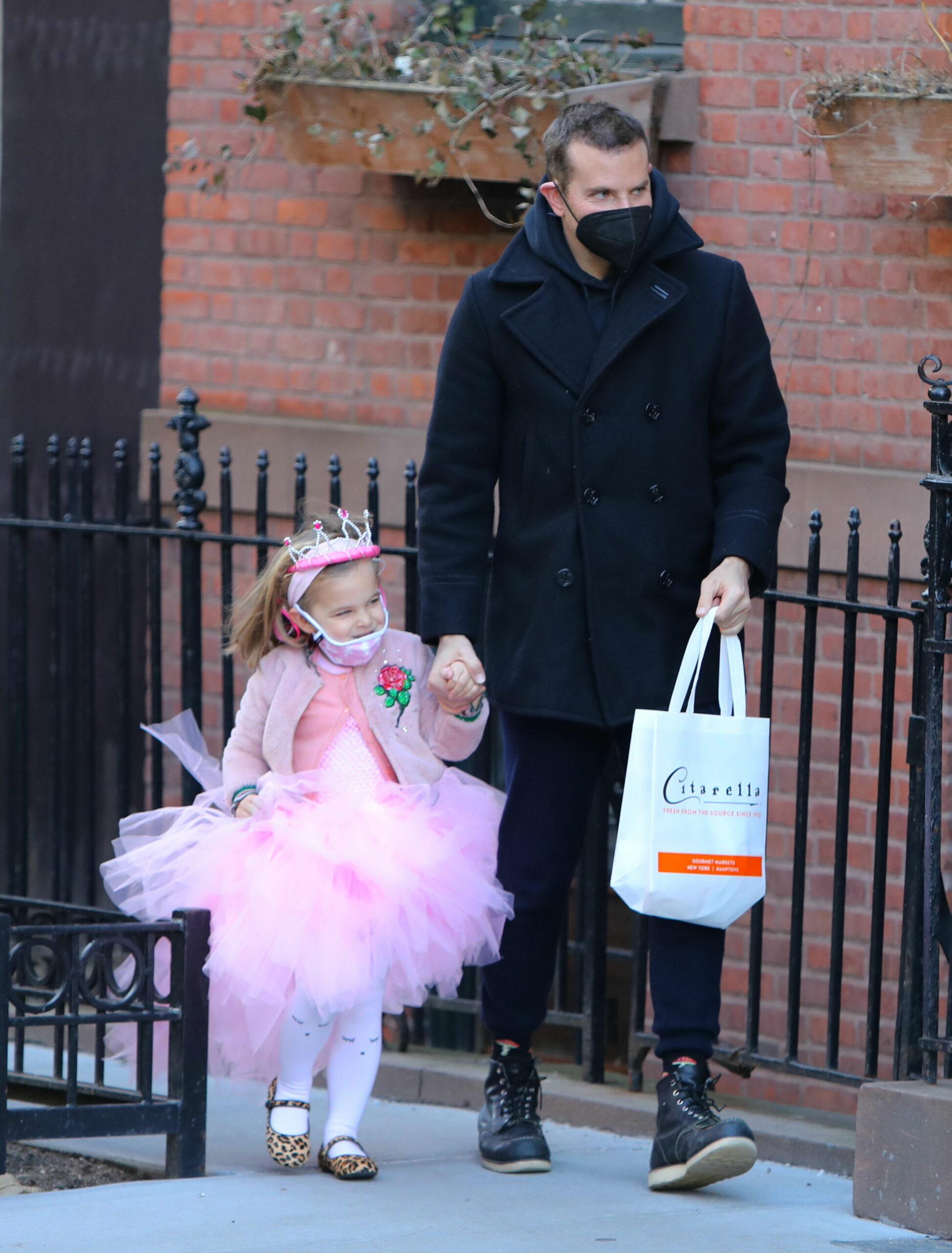 Bradley Cooper walking with daughter, Lea